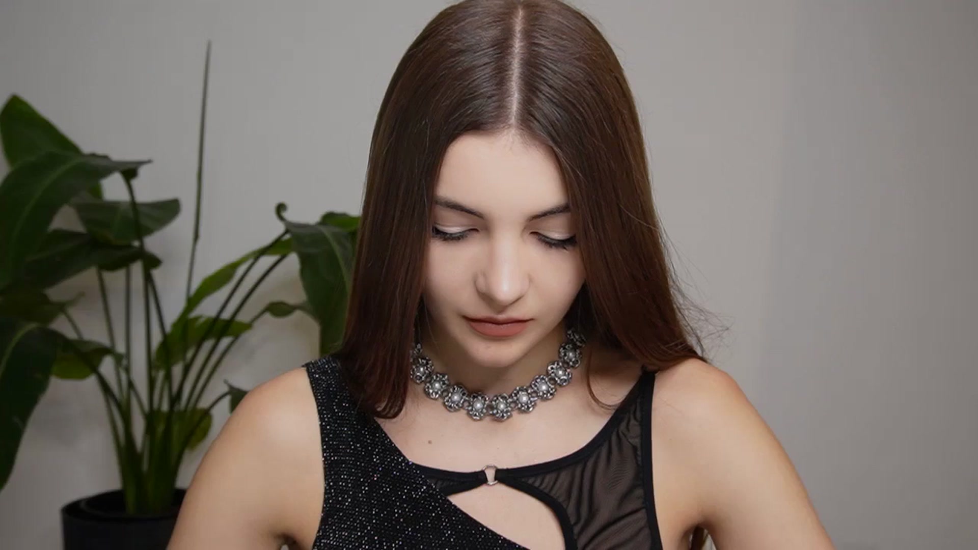 Gallery image thumbnail from HelelGretta's myfreecams stream on, 09/10/2025, 17:10 image 6 of 20
