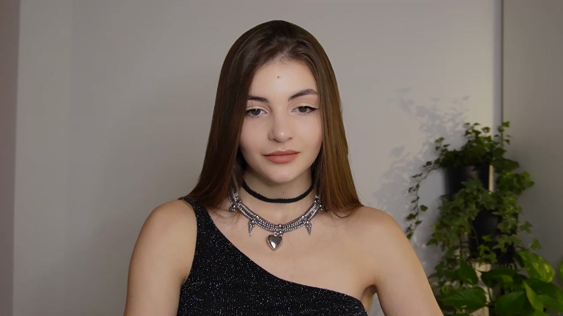 Gallery image thumbnail from HelelGretta's myfreecams stream on, 10/16/2025, 08:10 image 11 of 20