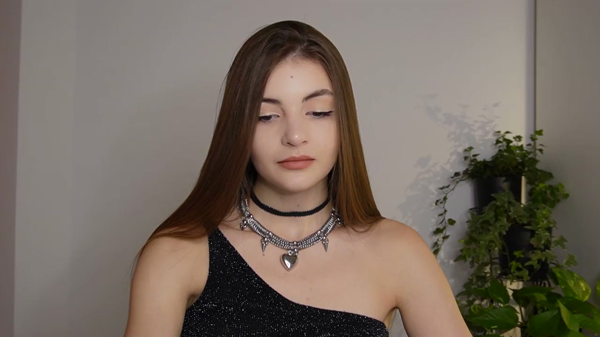 Gallery image thumbnail from HelelGretta's myfreecams stream on, 10/16/2025, 08:10 image 13 of 20
