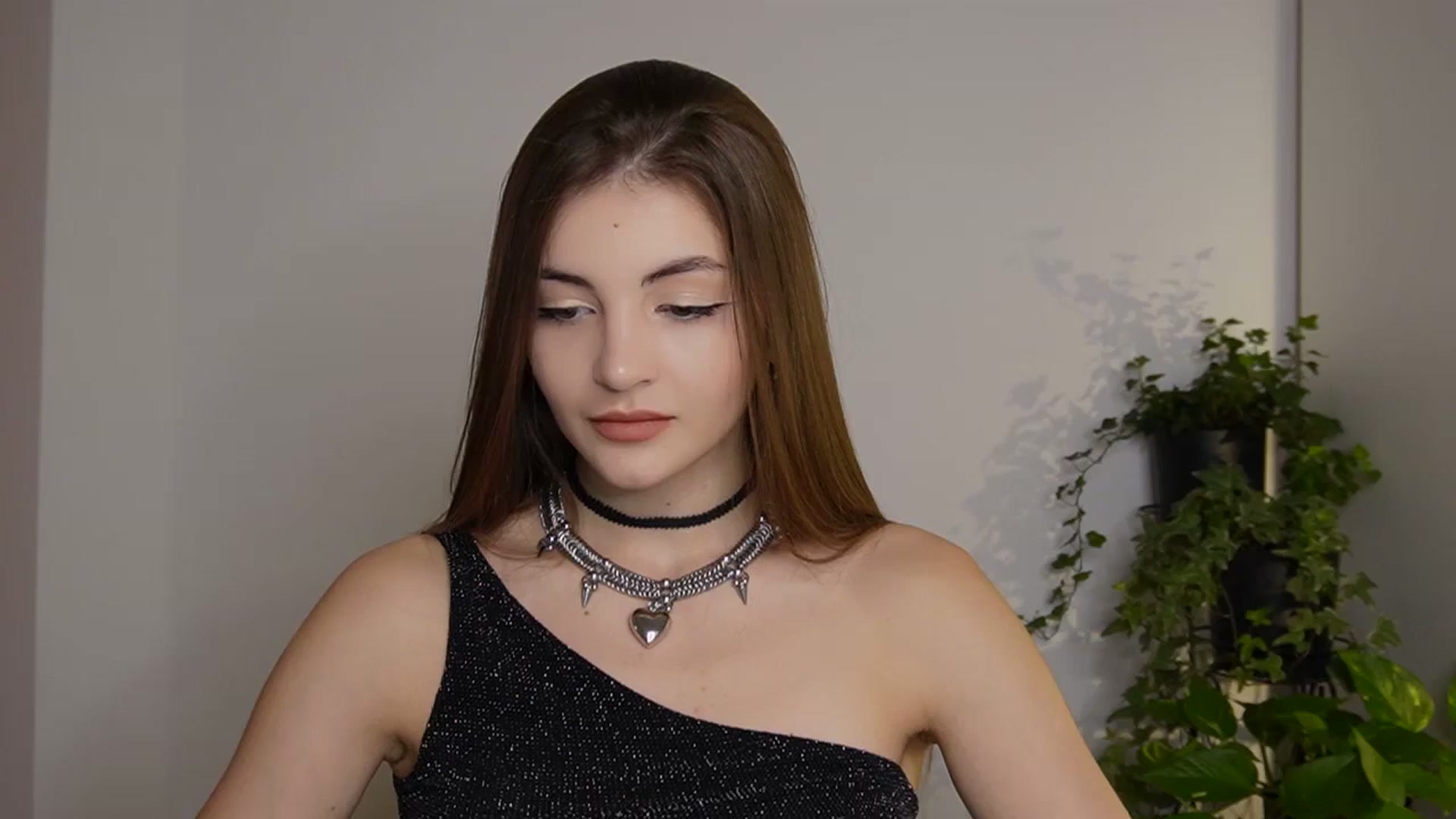 Gallery image thumbnail from HelelGretta's myfreecams stream on, 10/16/2025, 08:10 image 10 of 20