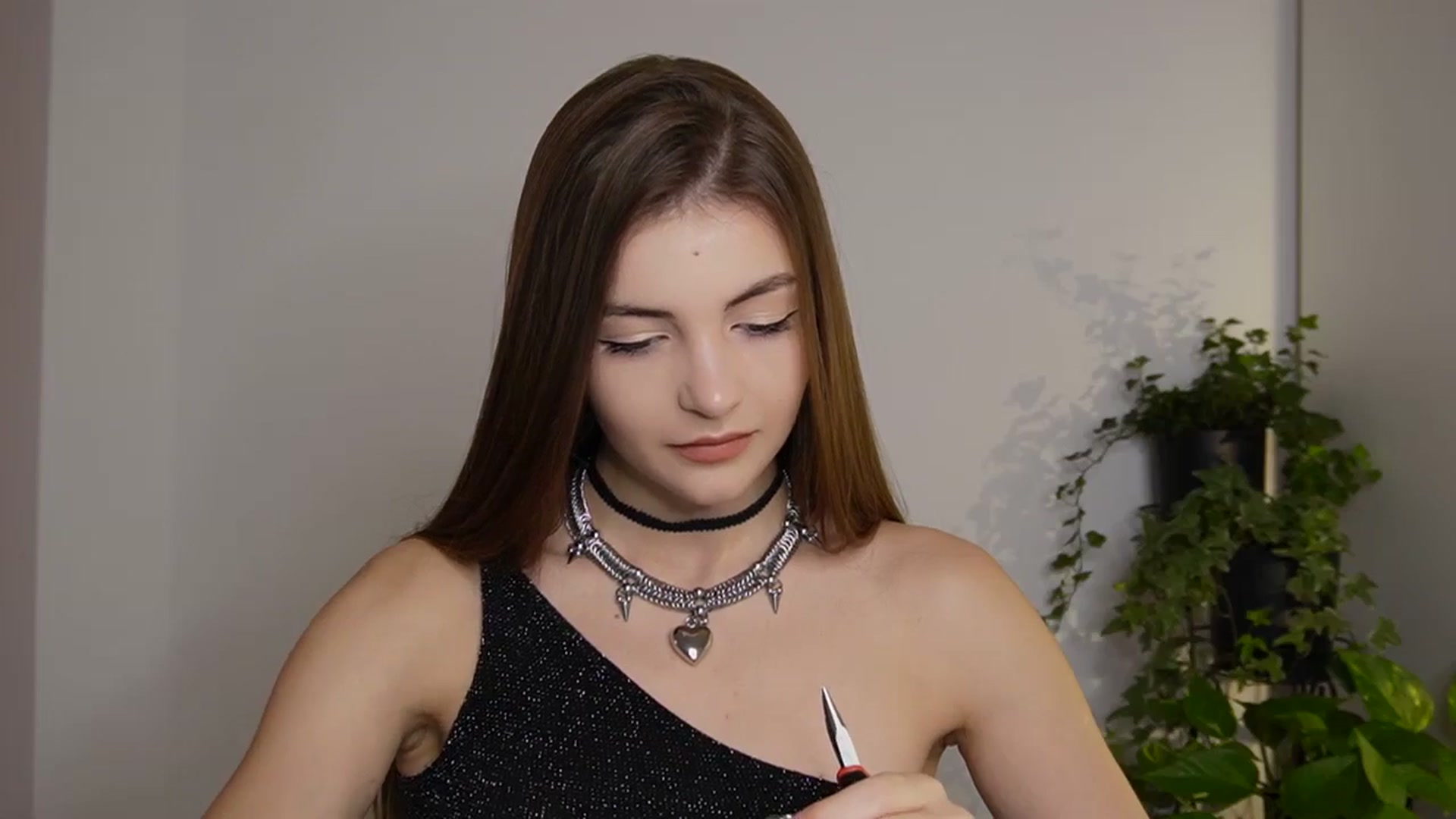 Gallery image thumbnail from HelelGretta's myfreecams stream on, 10/16/2025, 08:10 image 4 of 20