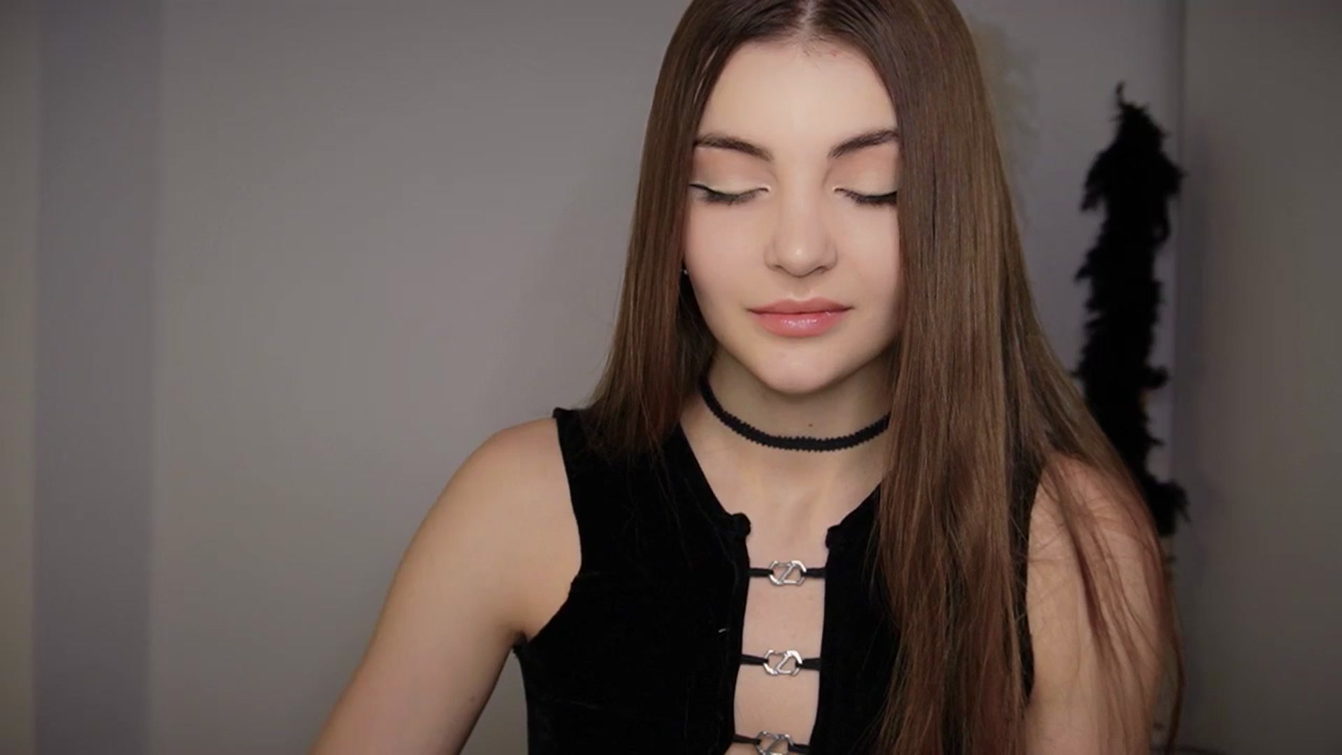 Gallery image thumbnail from HelelGretta's myfreecams stream on, 01/16/2026, 23:16 image 12 of 20