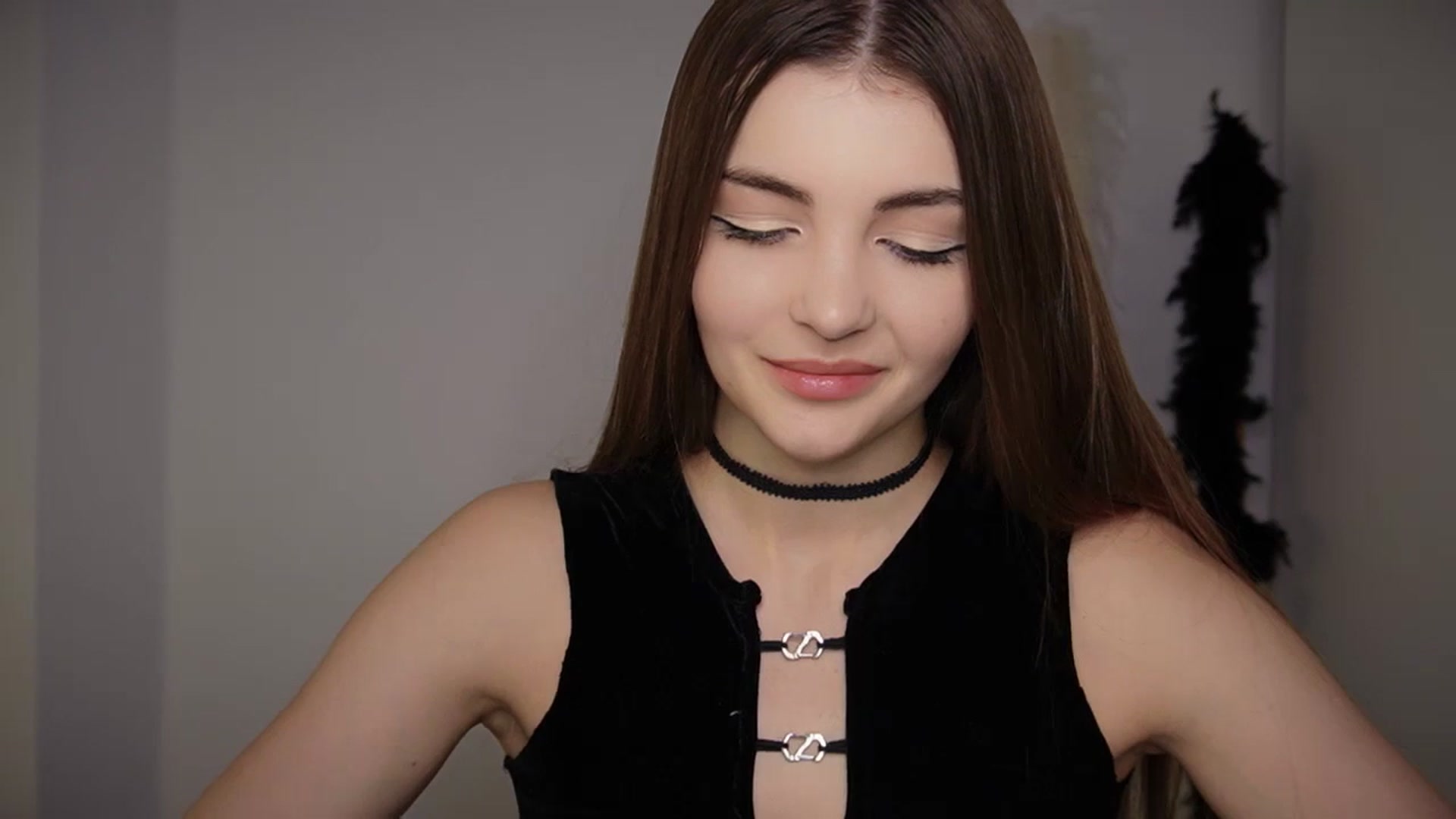 Gallery image thumbnail from HelelGretta's myfreecams stream on, 01/16/2026, 23:16 image 6 of 20