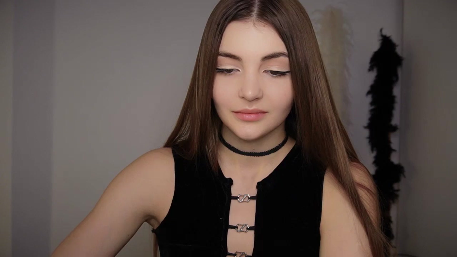 Gallery image thumbnail from HelelGretta's myfreecams stream on, 01/16/2026, 23:45 image 16 of 20
