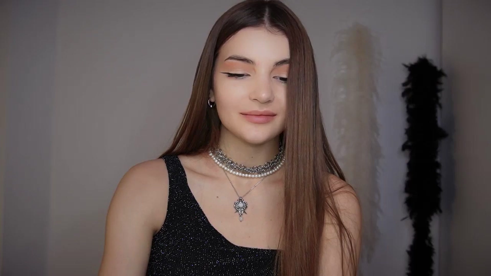 Gallery image thumbnail from HelelGretta's myfreecams stream on, 02/06/2026, 10:23 image 17 of 20
