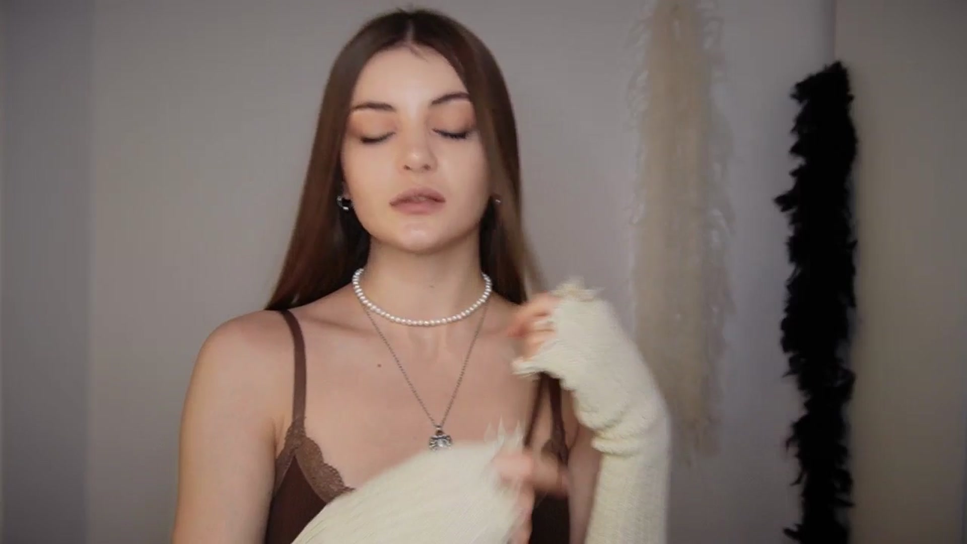 Gallery image thumbnail from HelelGretta's myfreecams stream on, 03/04/2026, 12:31 image 4 of 20