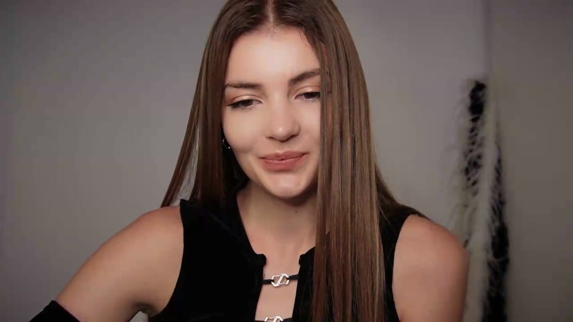 Gallery image thumbnail from HelelGretta's myfreecams stream on, 05/25/2026, 07:31 image 17 of 20