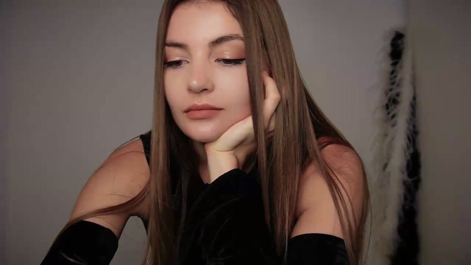 Gallery image thumbnail from HelelGretta's myfreecams stream on, 05/25/2026, 07:31 image 15 of 20