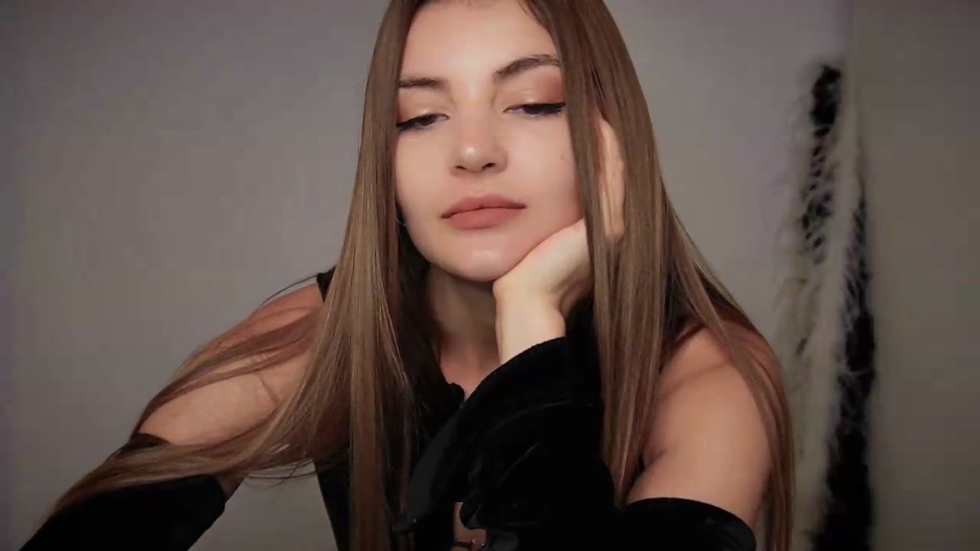 Gallery image thumbnail from HelelGretta's myfreecams stream on, 05/25/2026, 07:31 image 13 of 20