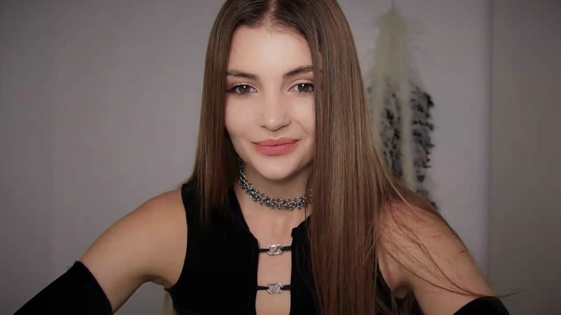 Gallery image thumbnail from HelelGretta's myfreecams stream on, 06/04/2026, 22:05 image 11 of 20