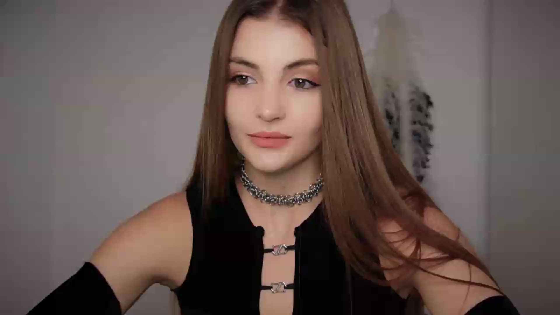Gallery image thumbnail from HelelGretta's myfreecams stream on, 06/04/2026, 22:05 image 6 of 20