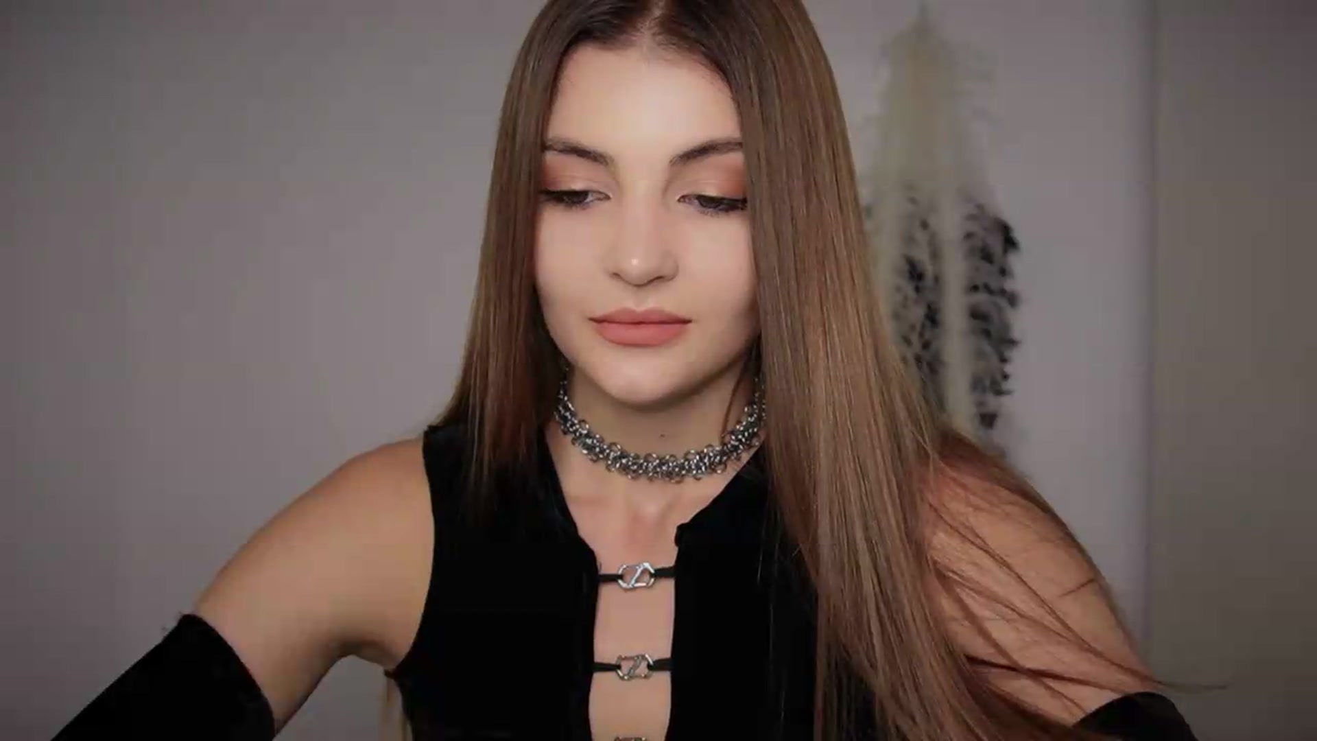 Gallery image thumbnail from HelelGretta's myfreecams stream on, 06/04/2026, 22:05 image 10 of 20