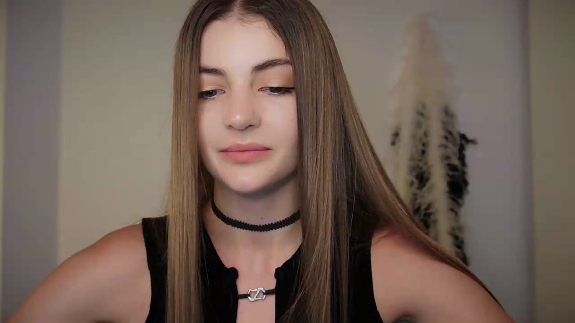 Gallery image thumbnail from HelelGretta's myfreecams stream on, 06/30/2026, 23:28 image 10 of 20