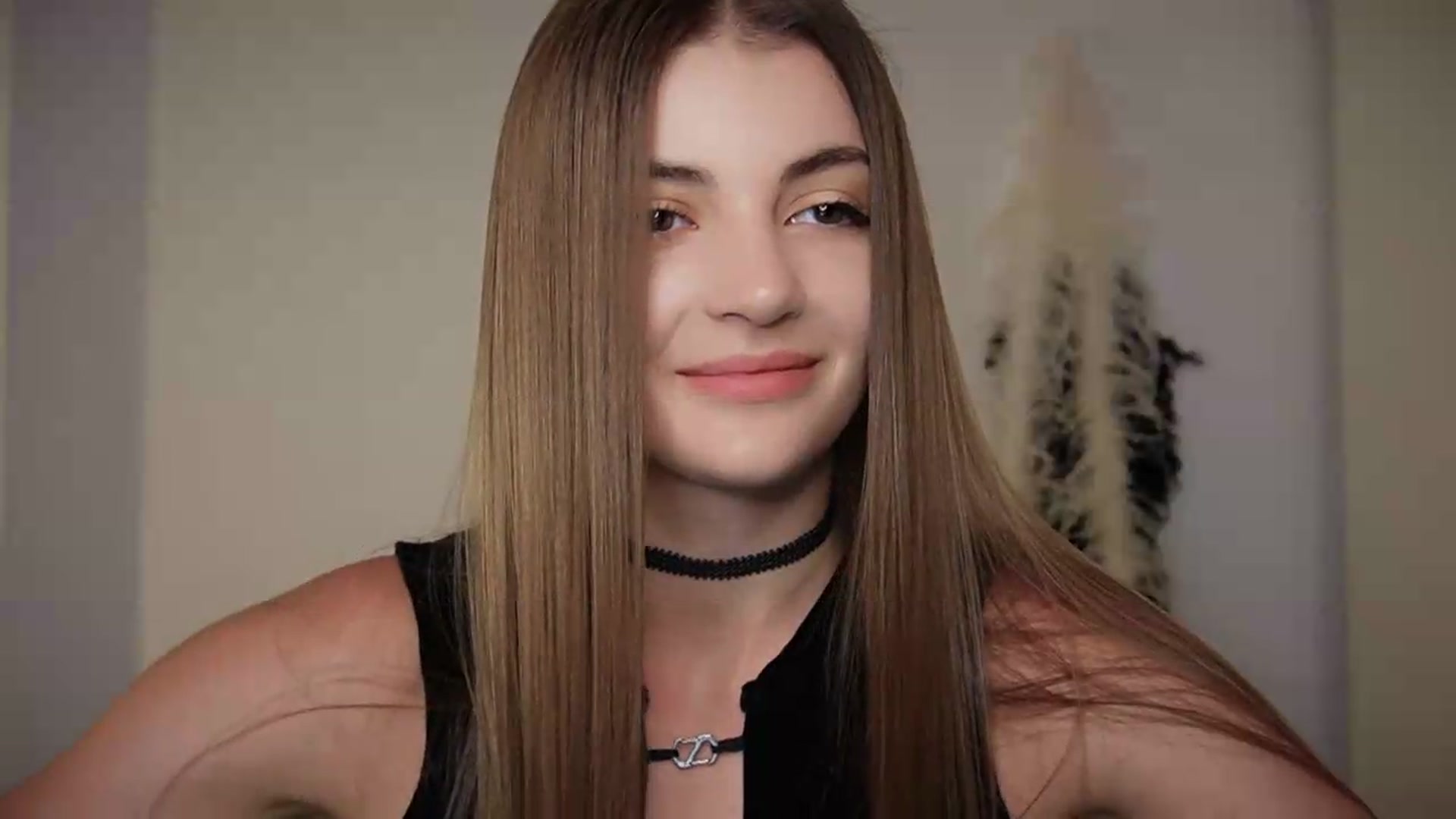Gallery image thumbnail from HelelGretta's myfreecams stream on, 06/30/2026, 23:28 image 19 of 20