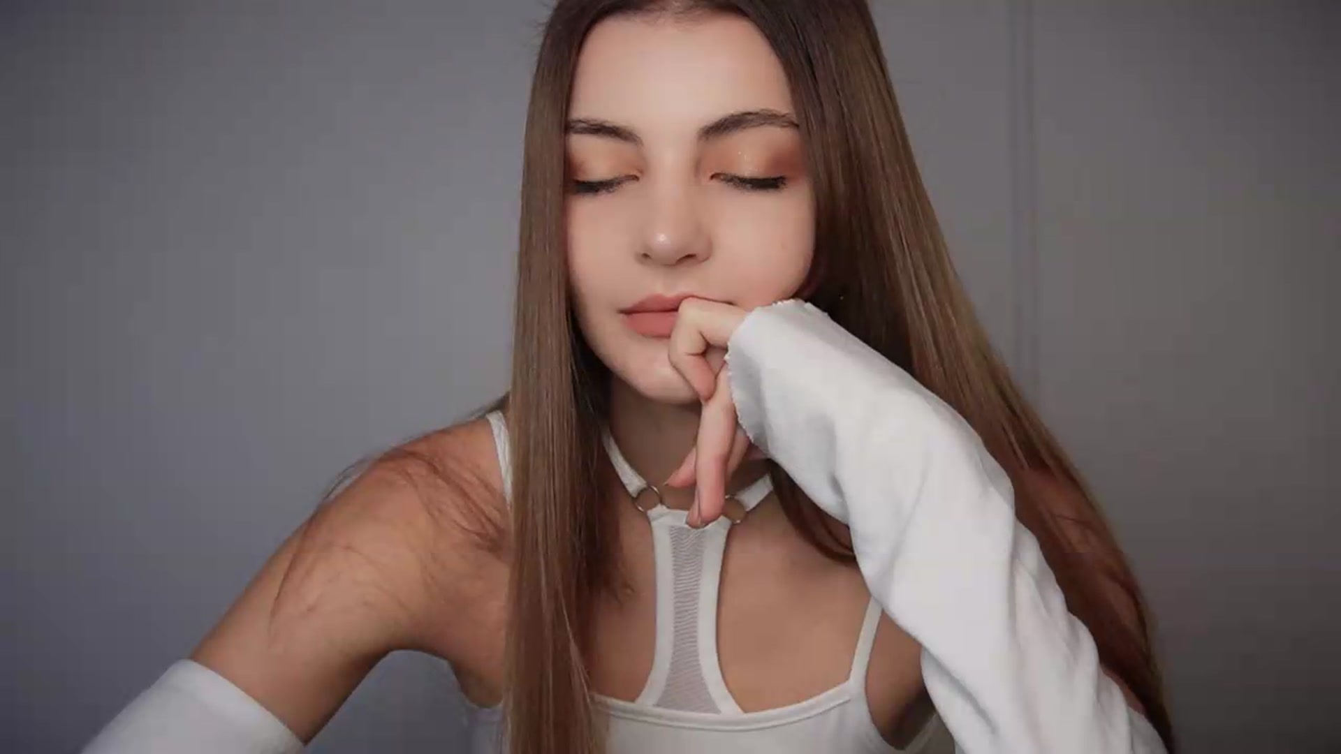 Gallery image thumbnail from HelelGretta's myfreecams stream on, 08/04/2026, 13:11 image 17 of 20