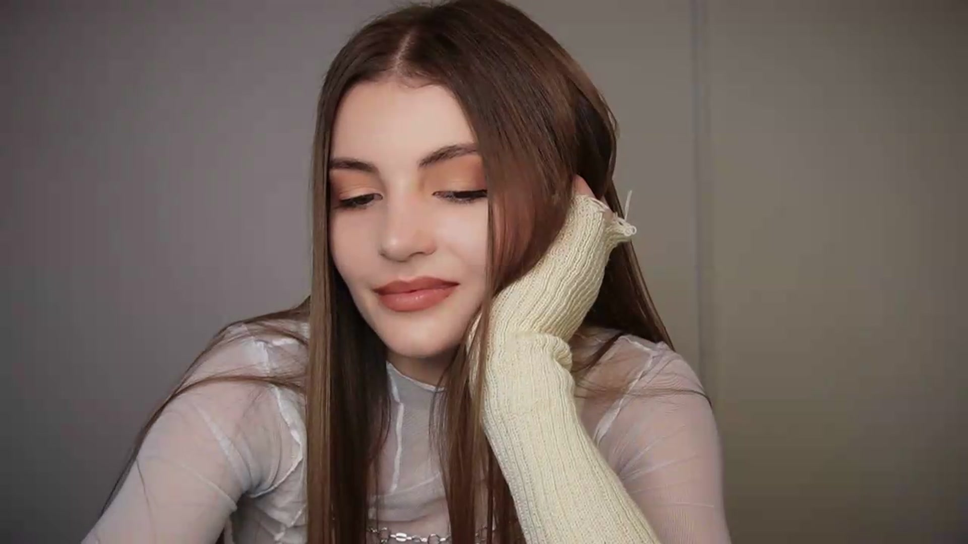 Gallery image thumbnail from HelelGretta's myfreecams stream on, 08/06/2026, 22:23 image 8 of 20