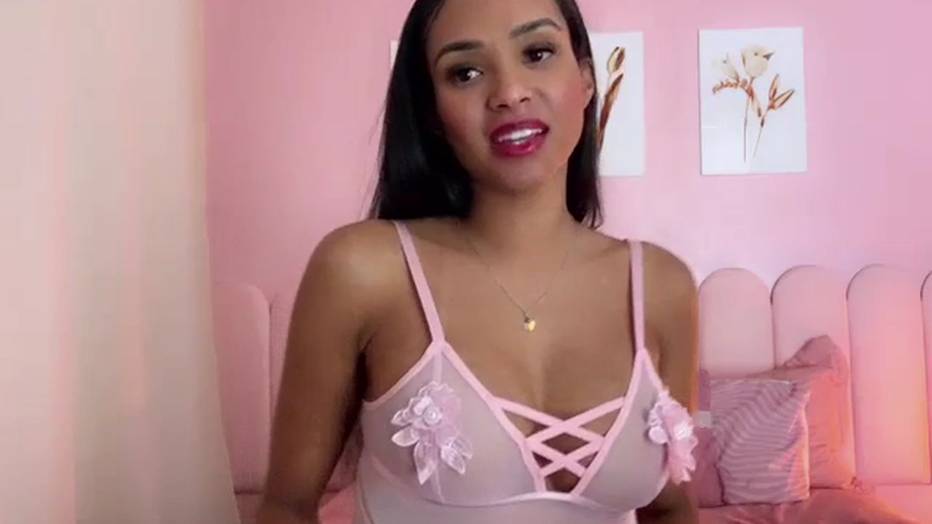 Gallery image thumbnail from Helen9g38's myfreecams stream on, 07/31/2023, 20:28 image 3 of 20