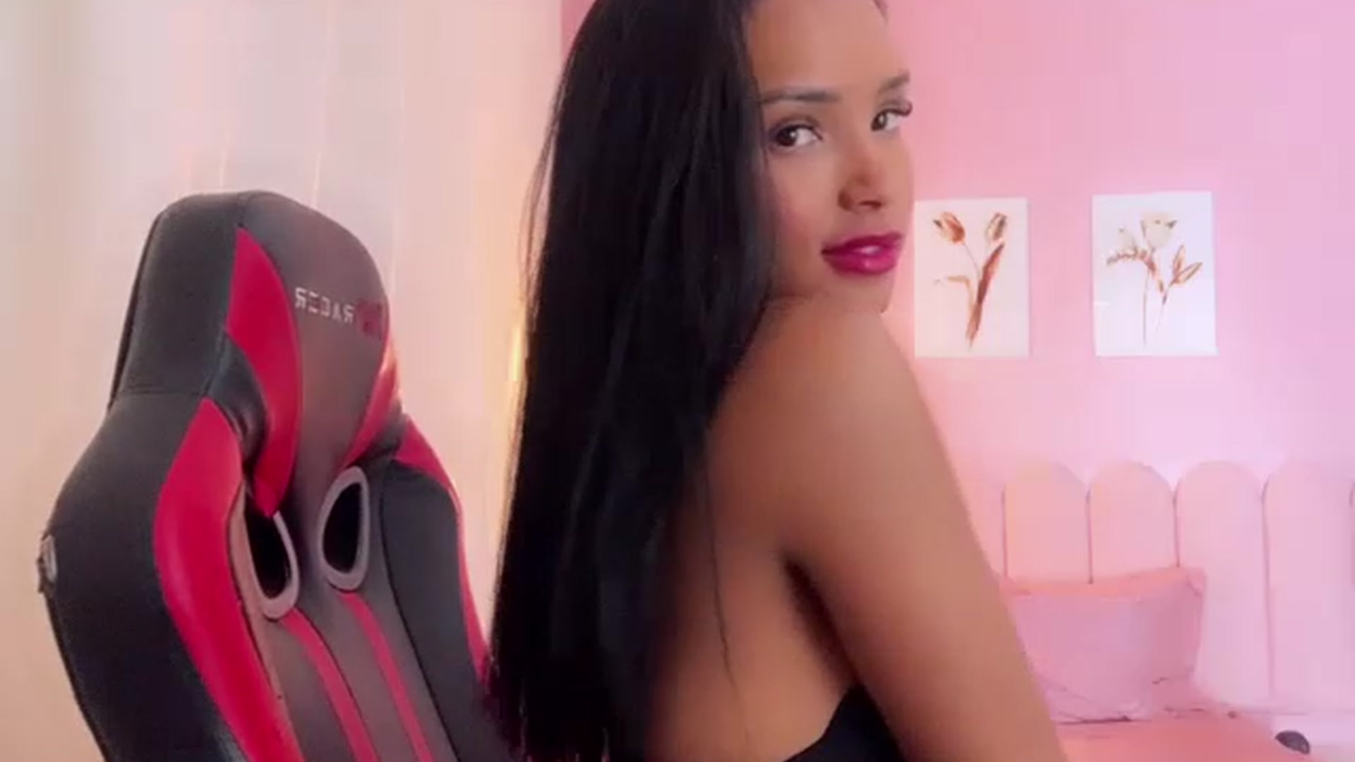 Gallery image thumbnail from Helen9g38's myfreecams stream on, 08/13/2023, 12:32 image 18 of 20