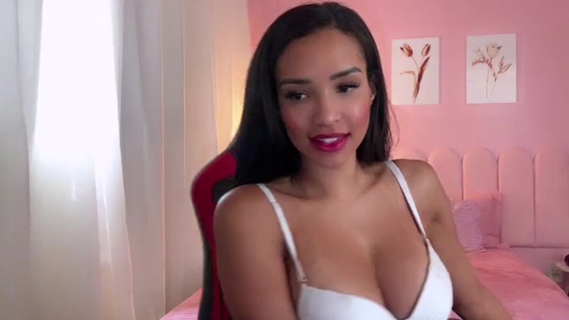 Gallery image thumbnail from Helen9g38's myfreecams stream on, 08/20/2023, 13:13 image 14 of 20