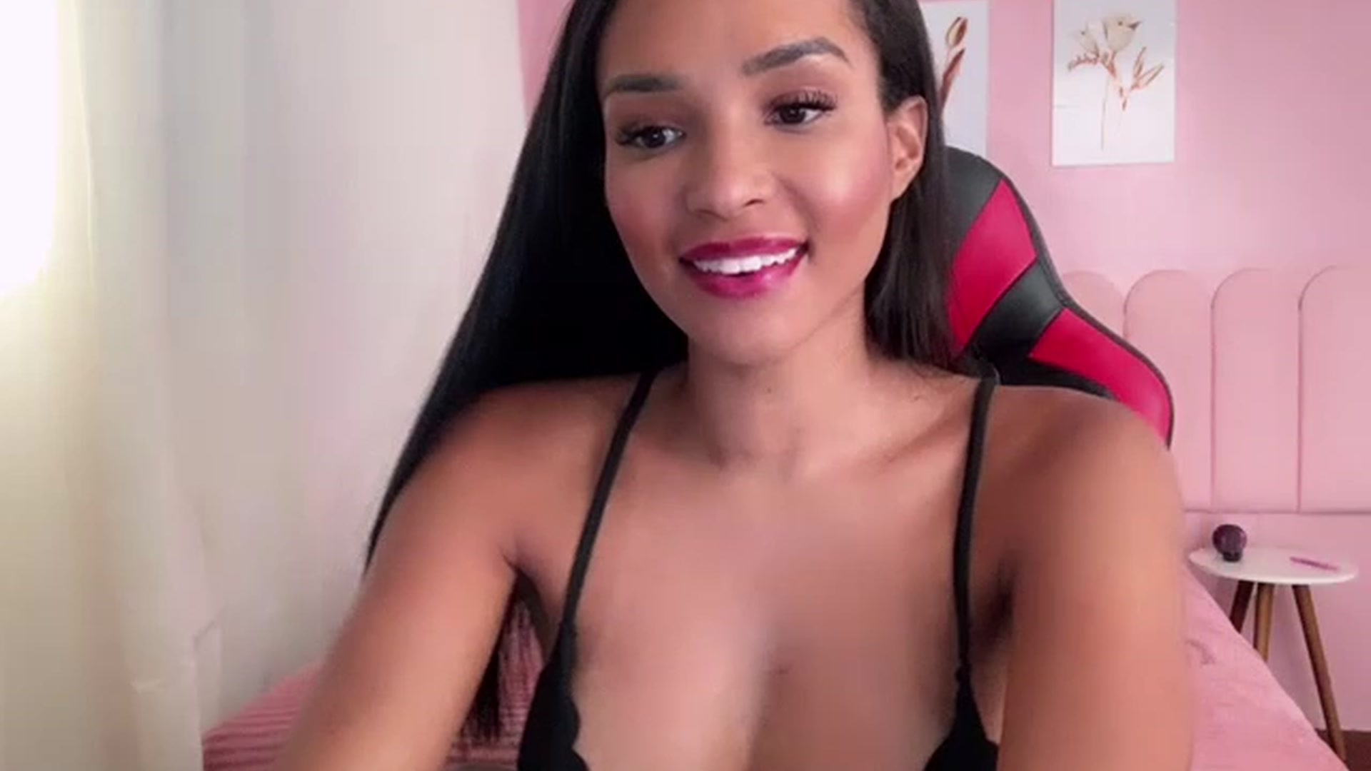 Gallery image thumbnail from Helen9g38's myfreecams stream on, 08/22/2023, 12:10 image 12 of 20
