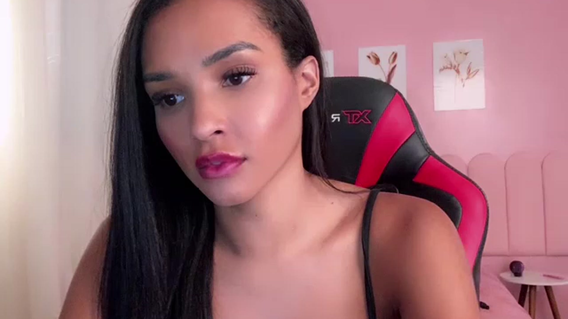 Gallery image thumbnail from Helen9g38's myfreecams stream on, 08/22/2023, 12:51 image 1 of 20