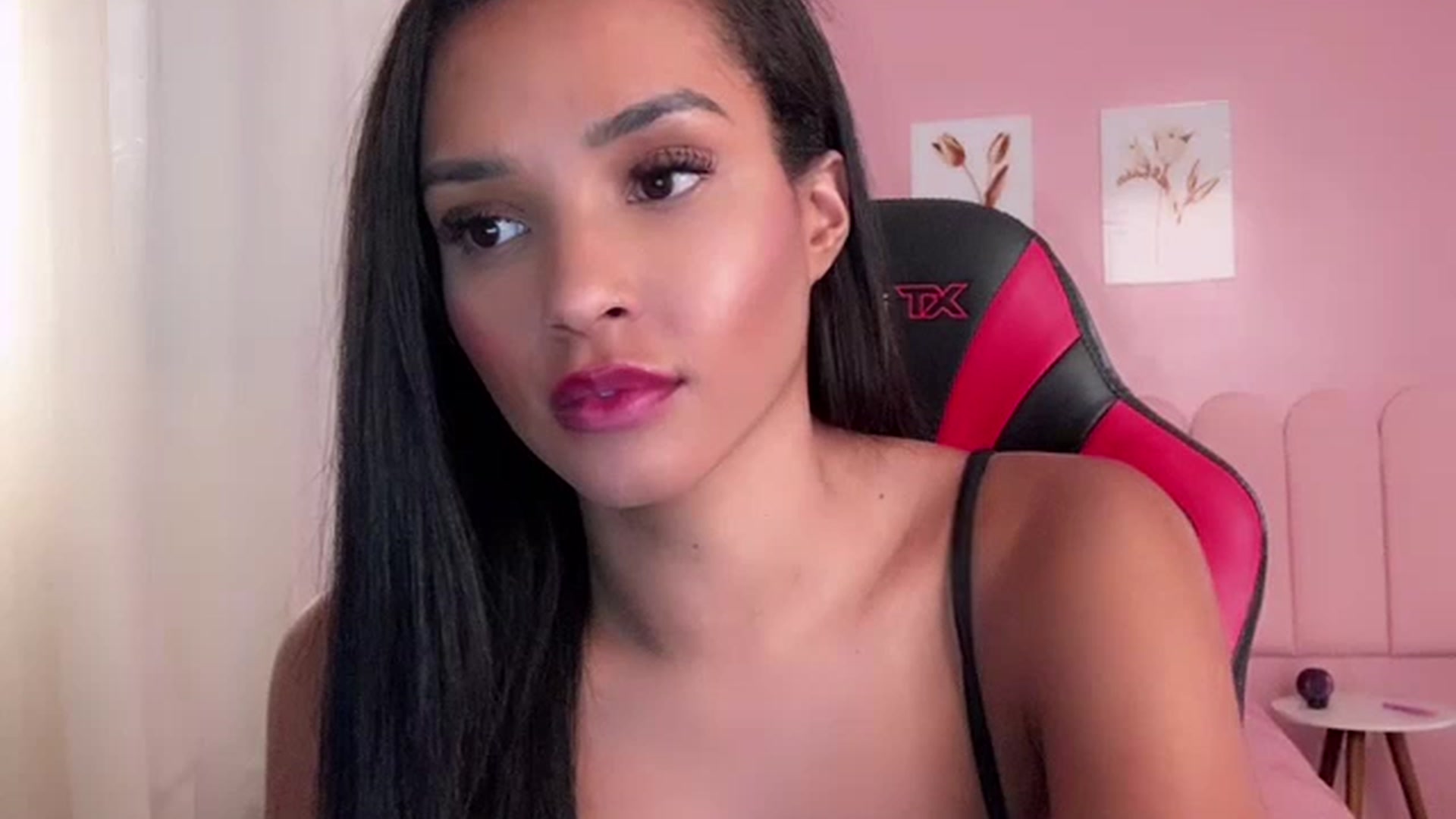 Gallery image thumbnail from Helen9g38's myfreecams stream on, 08/22/2023, 12:51 image 3 of 20