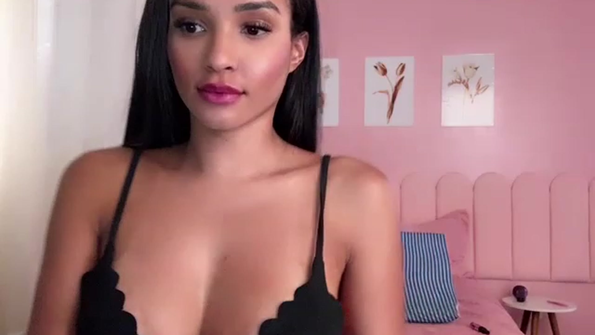 Gallery image thumbnail from Helen9g38's myfreecams stream on, 08/22/2023, 12:51 image 20 of 20