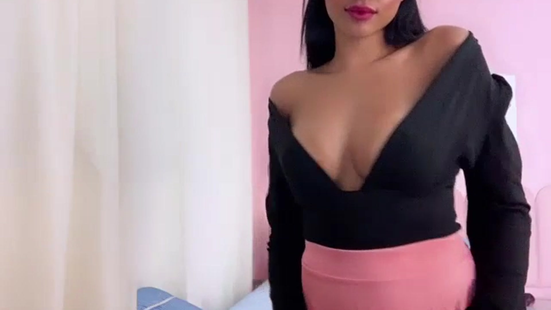 Gallery image thumbnail from Helen9g38's myfreecams stream on, 09/06/2023, 12:30 image 2 of 20