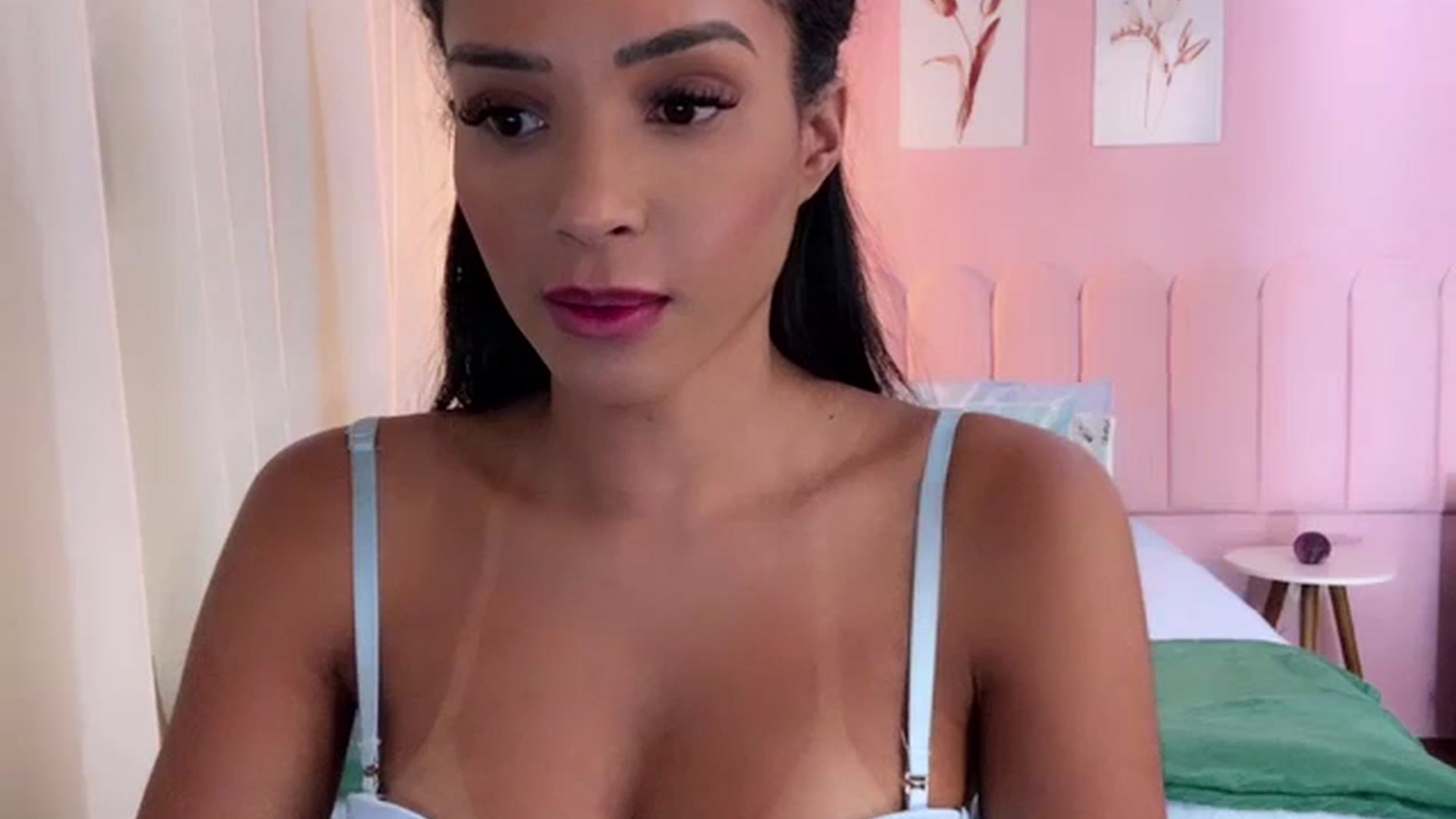 Gallery image thumbnail from Helen9g38's myfreecams stream on, 09/16/2023, 16:25 image 7 of 20