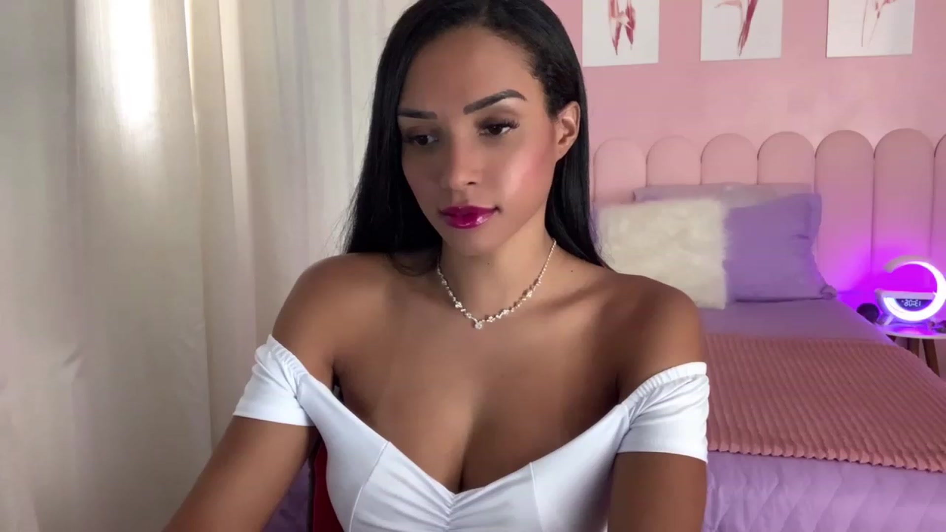 Gallery image thumbnail from Helen9g38's myfreecams stream on, 12/30/2023, 16:27 image 11 of 20