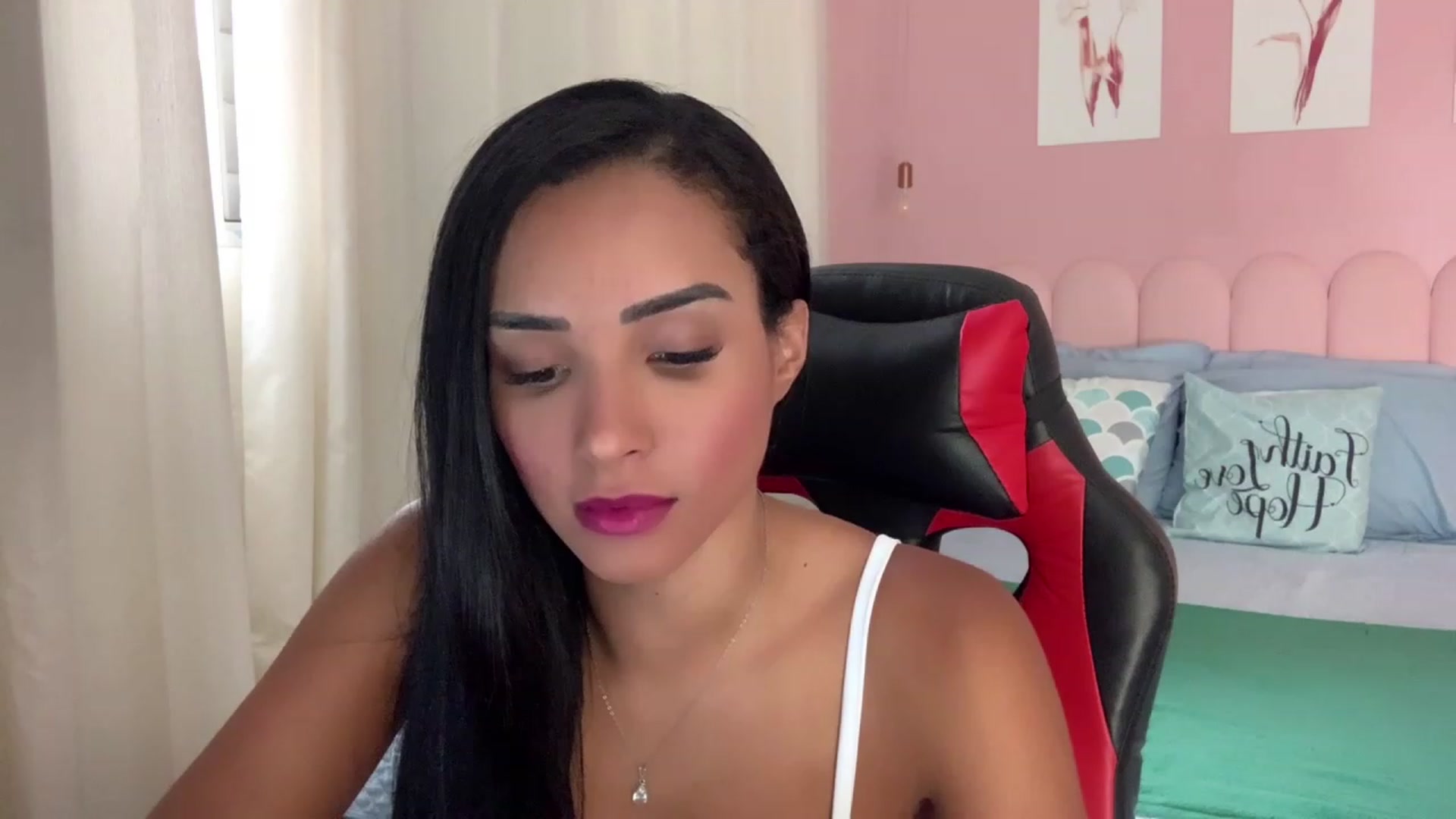 Gallery image thumbnail from Helen9g38's myfreecams stream on, 01/04/2024, 20:09 image 3 of 20