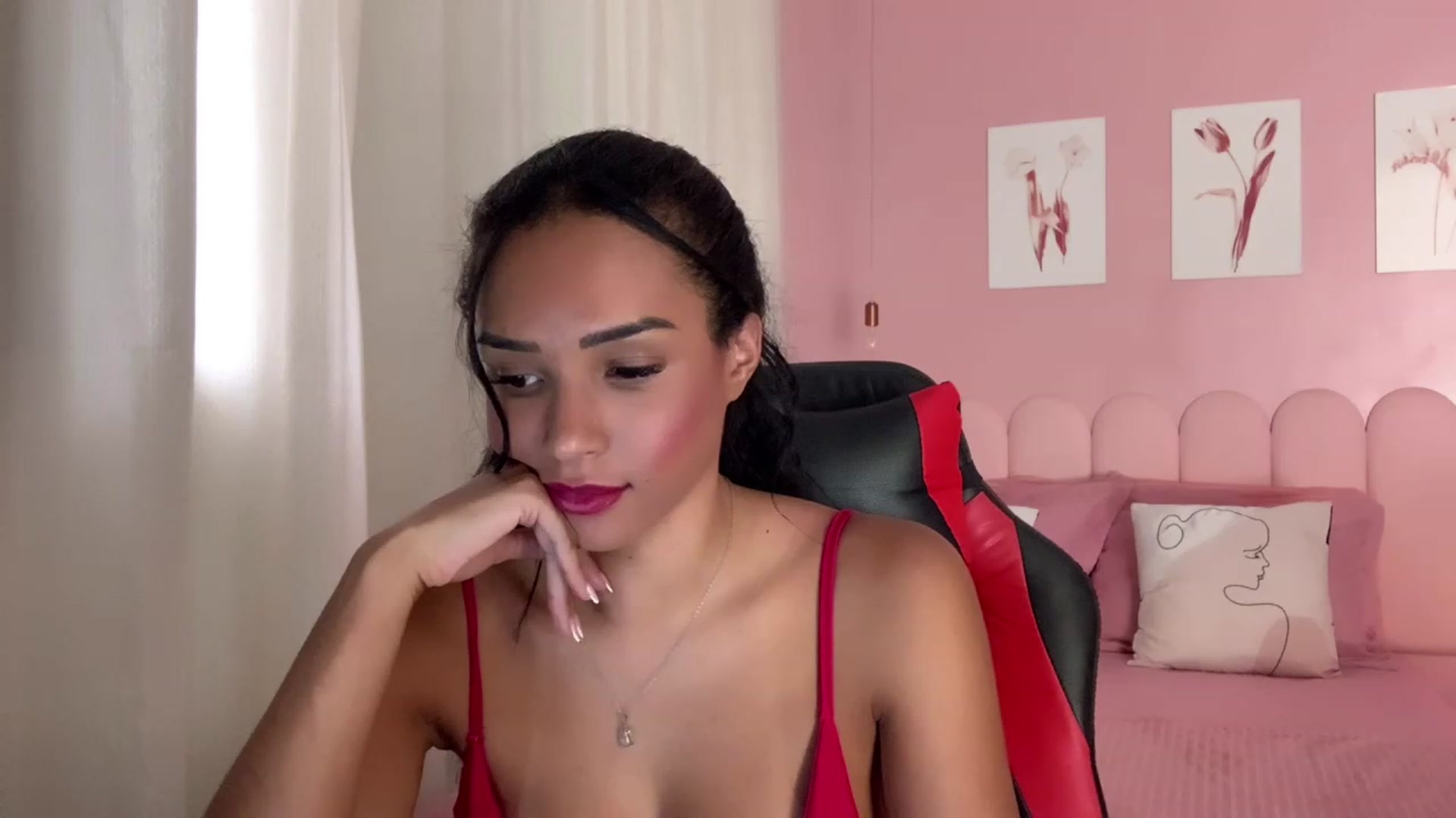 Gallery image thumbnail from Helen9g38's myfreecams stream on, 01/10/2024, 21:09 image 18 of 20
