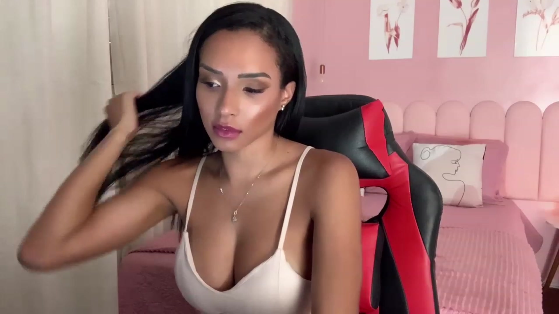 Gallery image thumbnail from Helen9g38's myfreecams stream on, 01/11/2024, 20:56 image 14 of 20