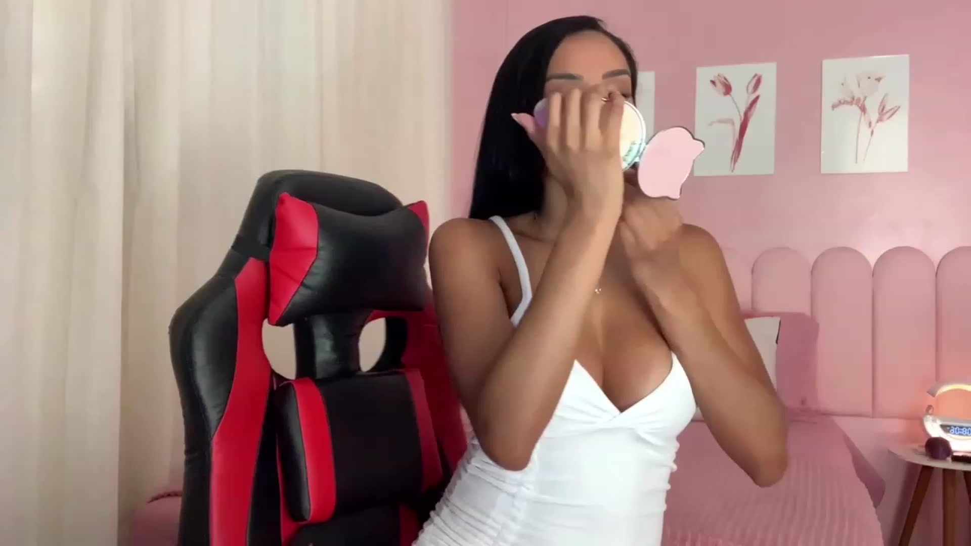 Gallery image thumbnail from Helen9g38's myfreecams stream on, 01/12/2024, 12:51 image 2 of 20