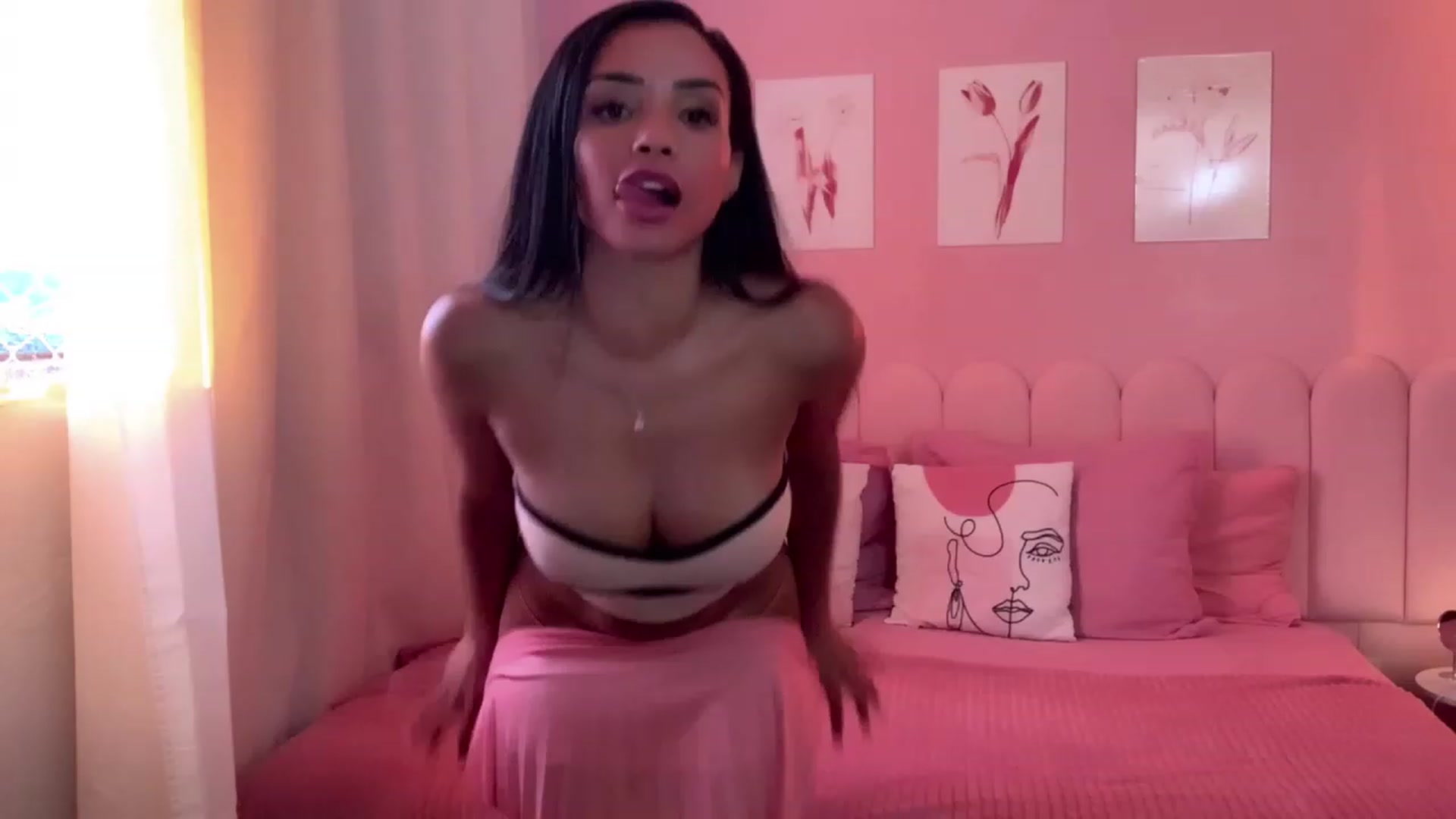 Gallery image thumbnail from Helen9g38's myfreecams stream on, 01/14/2024, 08:44 image 18 of 20