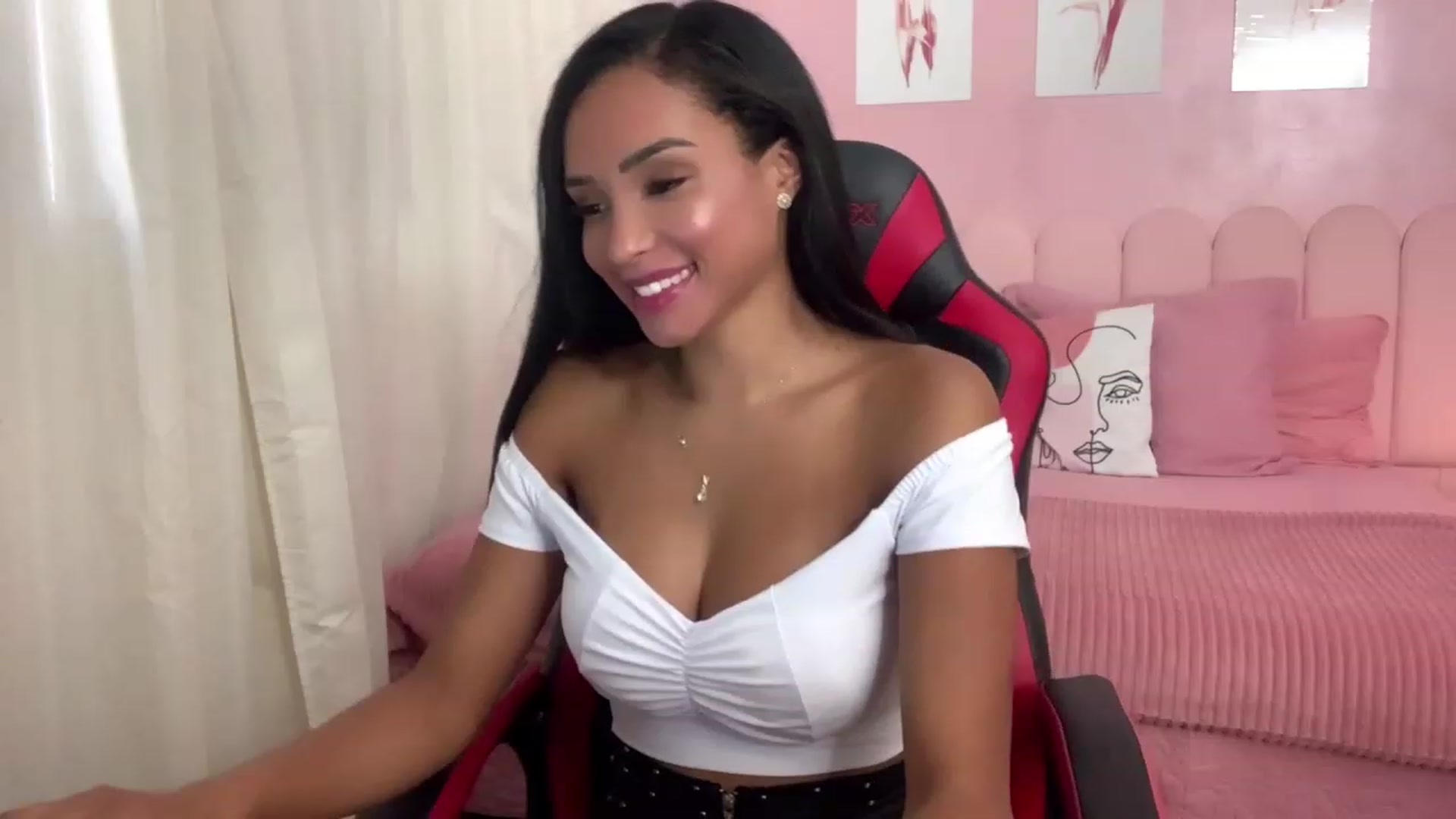 Gallery image thumbnail from Helen9g38's myfreecams stream on, 01/15/2024, 18:33 image 4 of 20