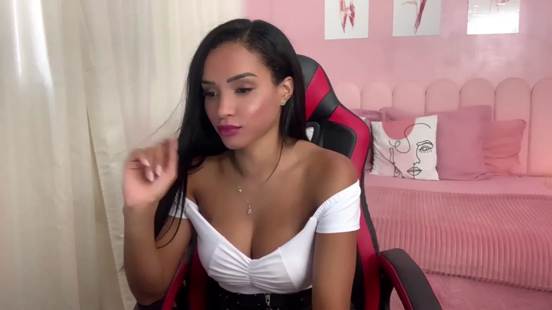 Gallery image thumbnail from Helen9g38's myfreecams stream on, 01/15/2024, 18:33 image 3 of 20