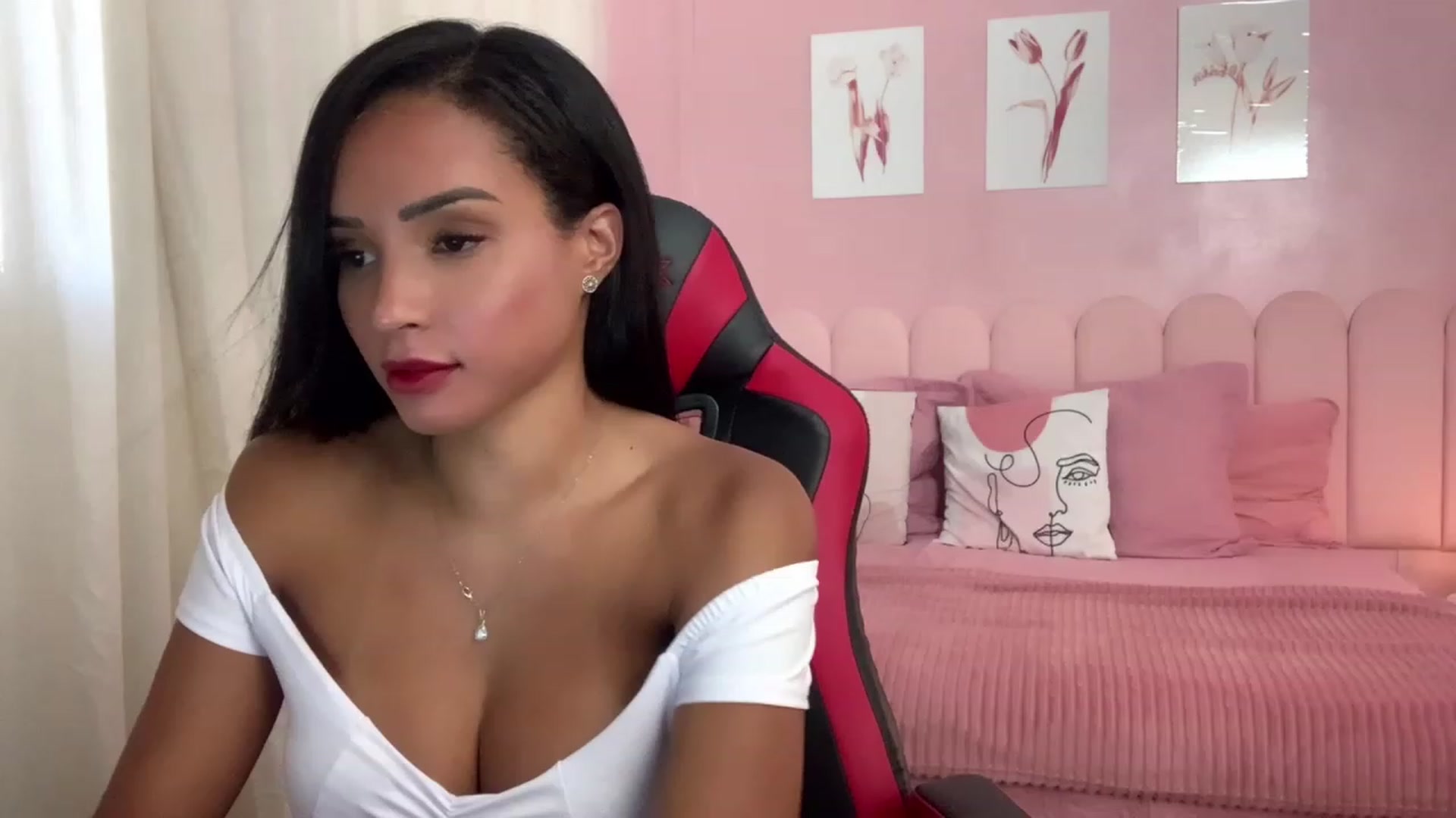 Gallery image thumbnail from Helen9g38's myfreecams stream on, 01/15/2024, 20:37 image 1 of 20