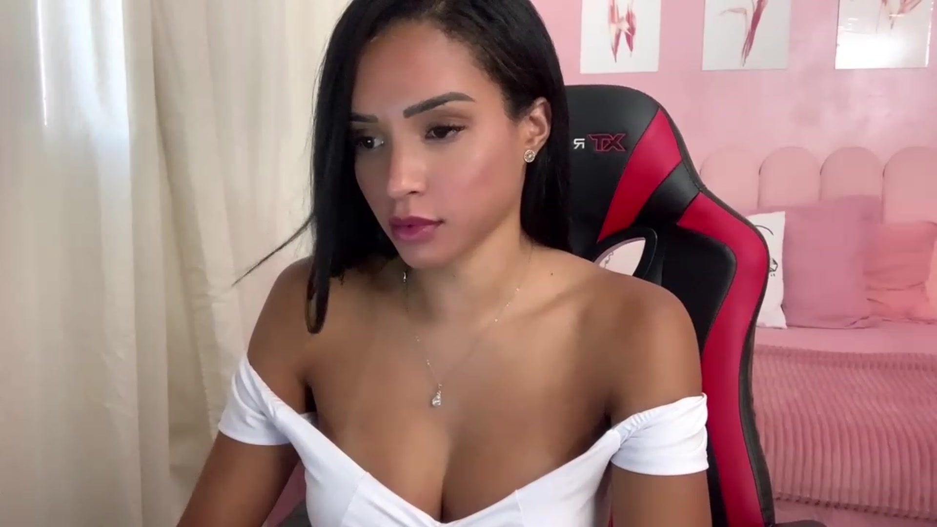 Gallery image thumbnail from Helen9g38's myfreecams stream on, 01/15/2024, 20:37 image 12 of 20