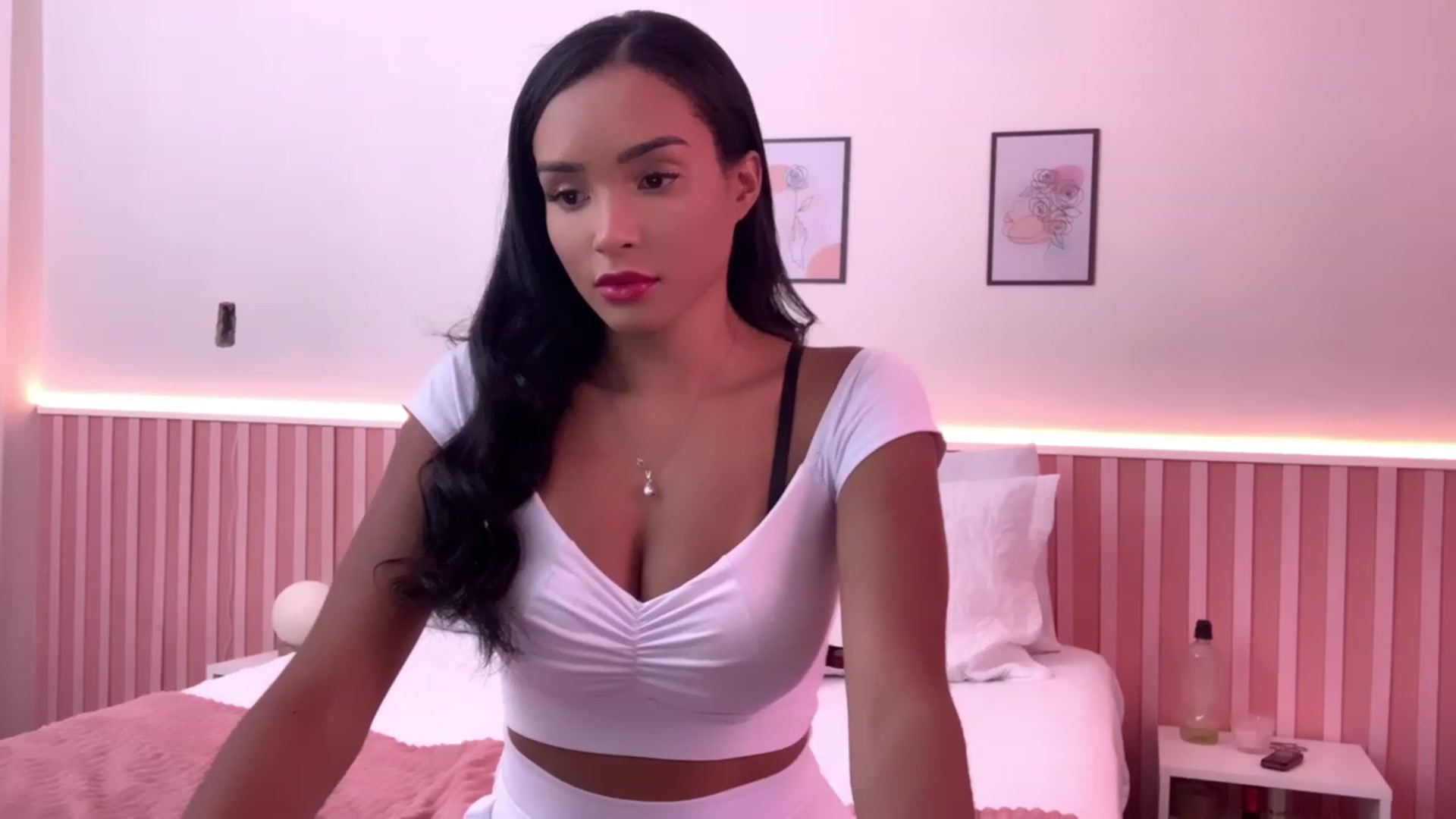 Gallery image thumbnail from Helen9g38's myfreecams stream on, 02/16/2024, 18:45 image 7 of 20