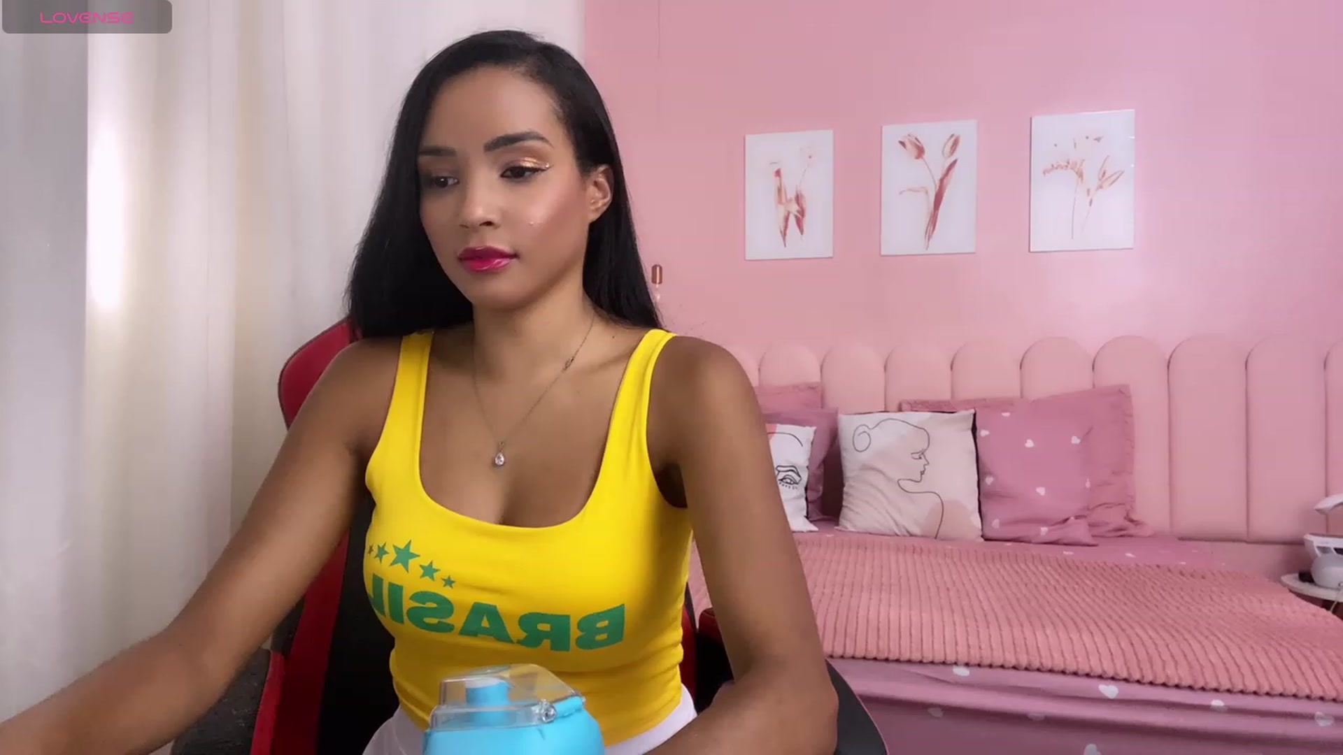 Gallery image thumbnail from Helen9g38's myfreecams stream on, 03/05/2024, 14:00 image 7 of 20