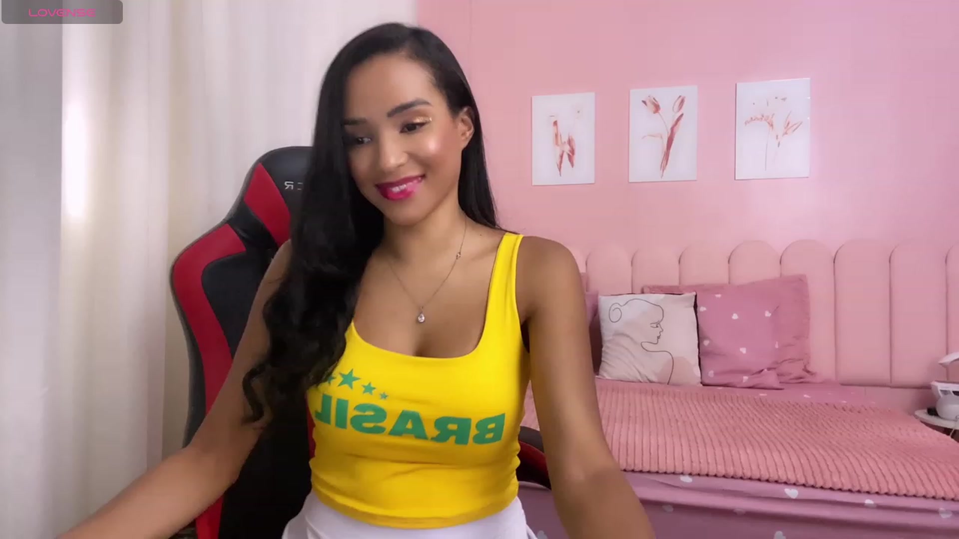 Gallery image thumbnail from Helen9g38's myfreecams stream on, 03/05/2024, 14:00 image 9 of 20