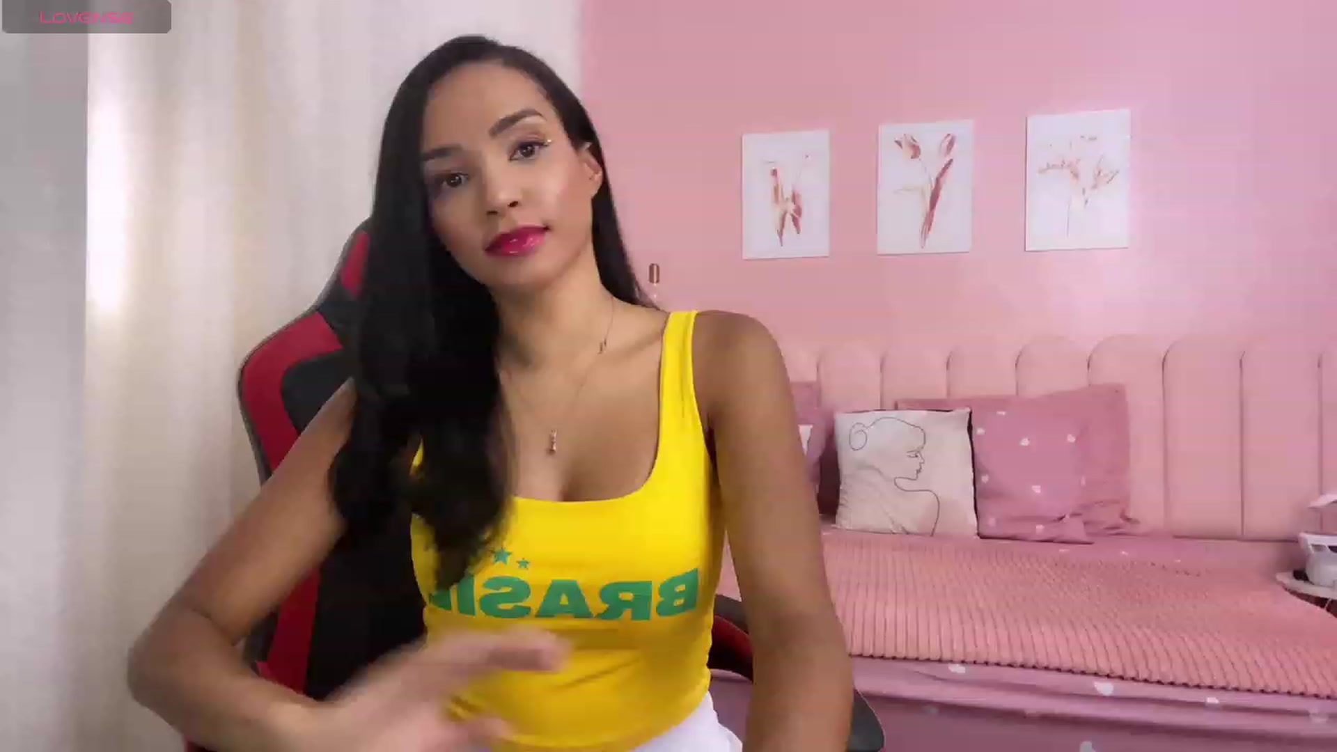 Gallery image thumbnail from Helen9g38's myfreecams stream on, 03/05/2024, 14:00 image 4 of 20