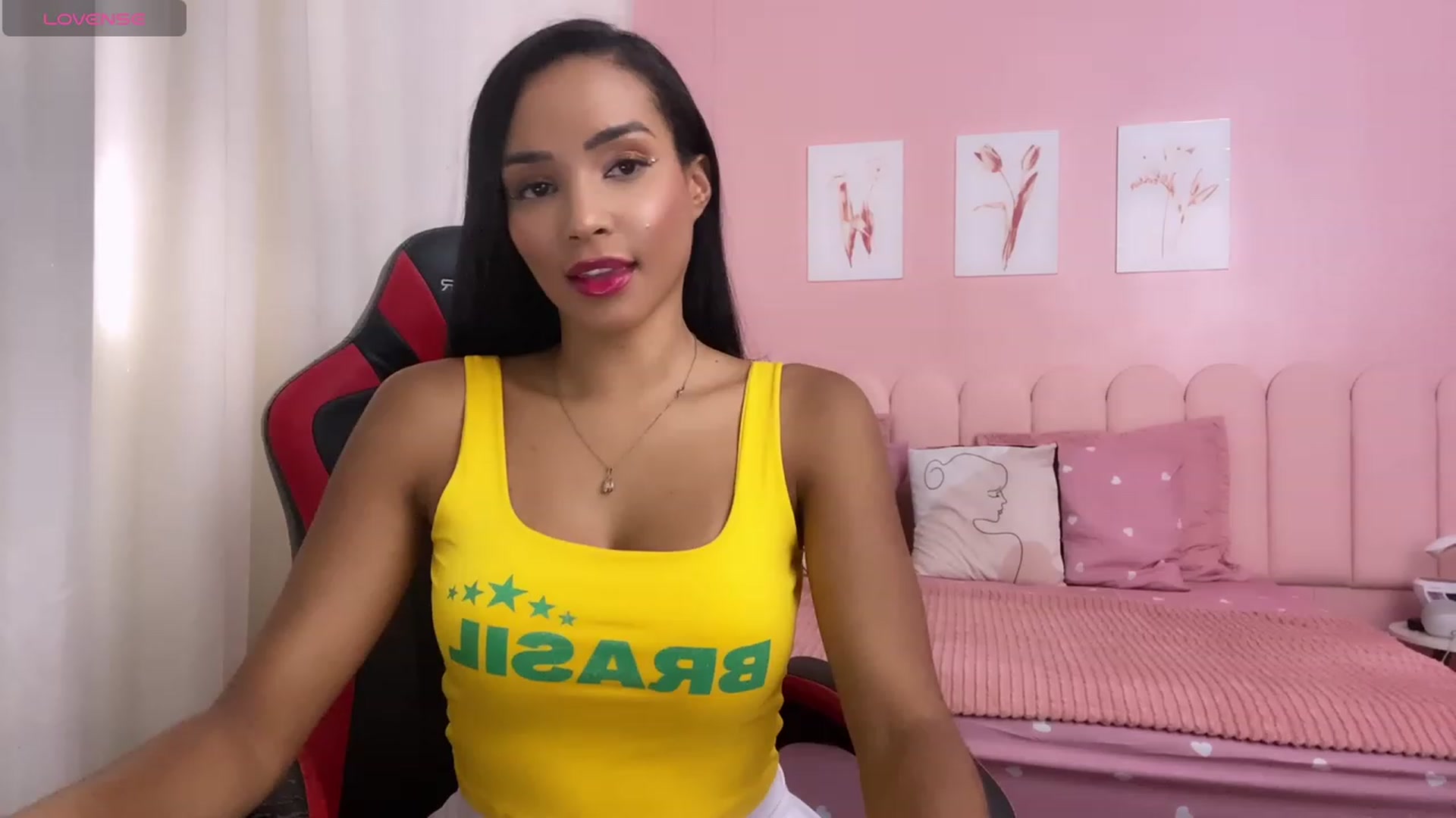 Gallery image thumbnail from Helen9g38's myfreecams stream on, 03/05/2024, 14:00 image 10 of 20