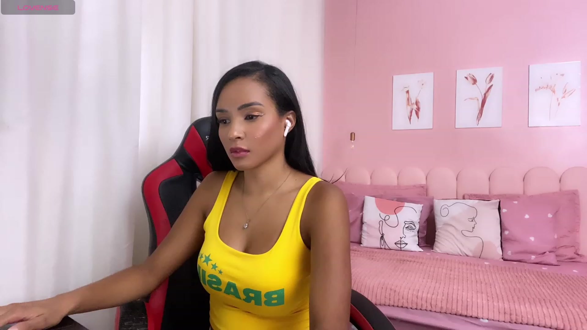 Gallery image thumbnail from Helen9g38's myfreecams stream on, 03/05/2024, 16:06 image 13 of 20