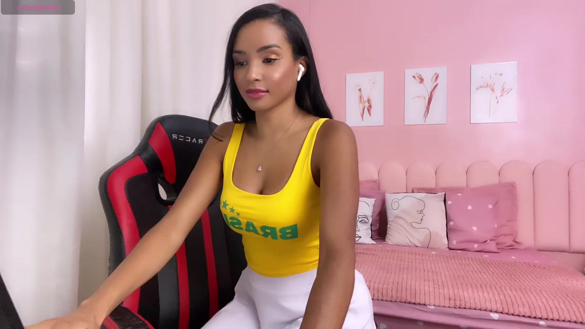 Gallery image thumbnail from Helen9g38's myfreecams stream on, 03/05/2024, 16:06 image 6 of 20