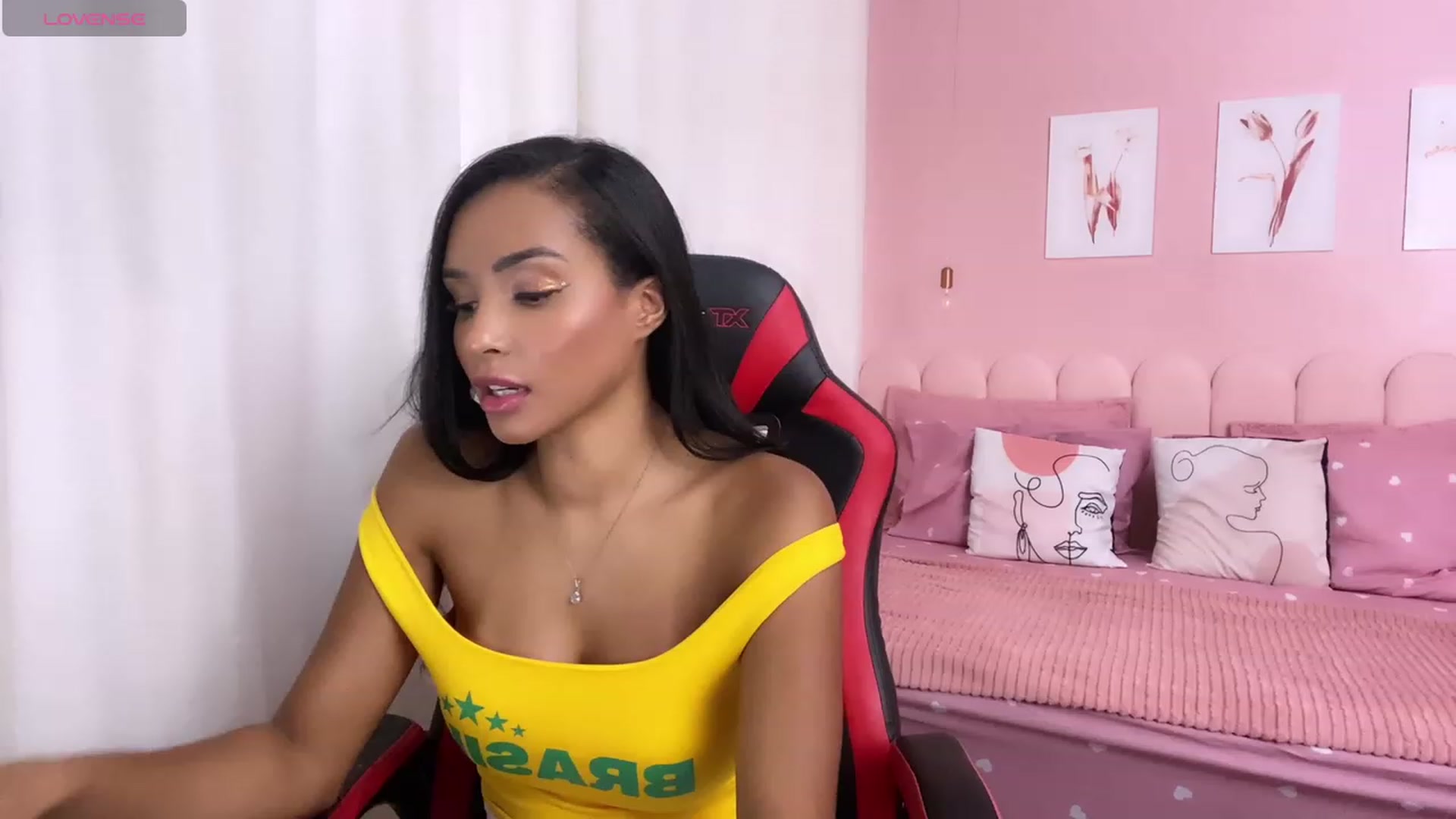 Gallery image thumbnail from Helen9g38's myfreecams stream on, 03/05/2024, 16:42 image 8 of 20