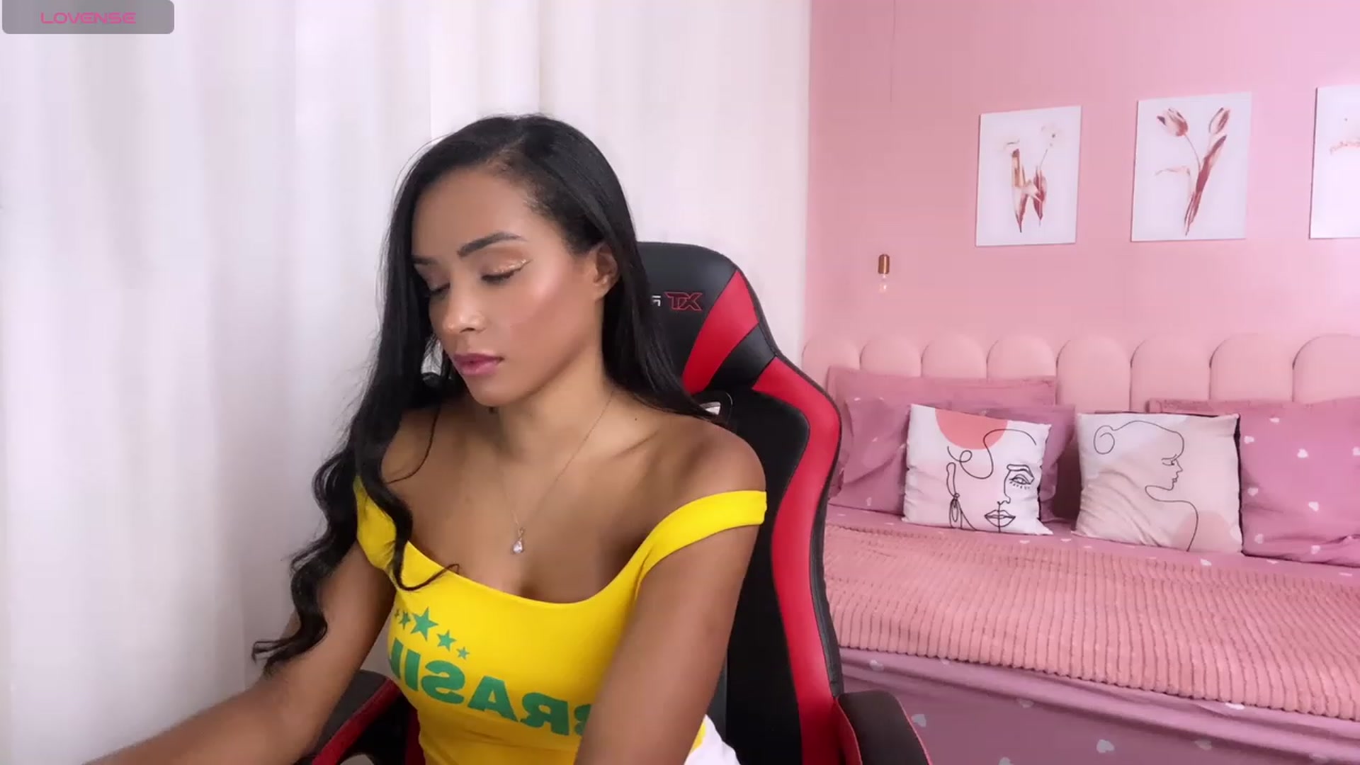 Gallery image thumbnail from Helen9g38's myfreecams stream on, 03/05/2024, 16:42 image 20 of 20