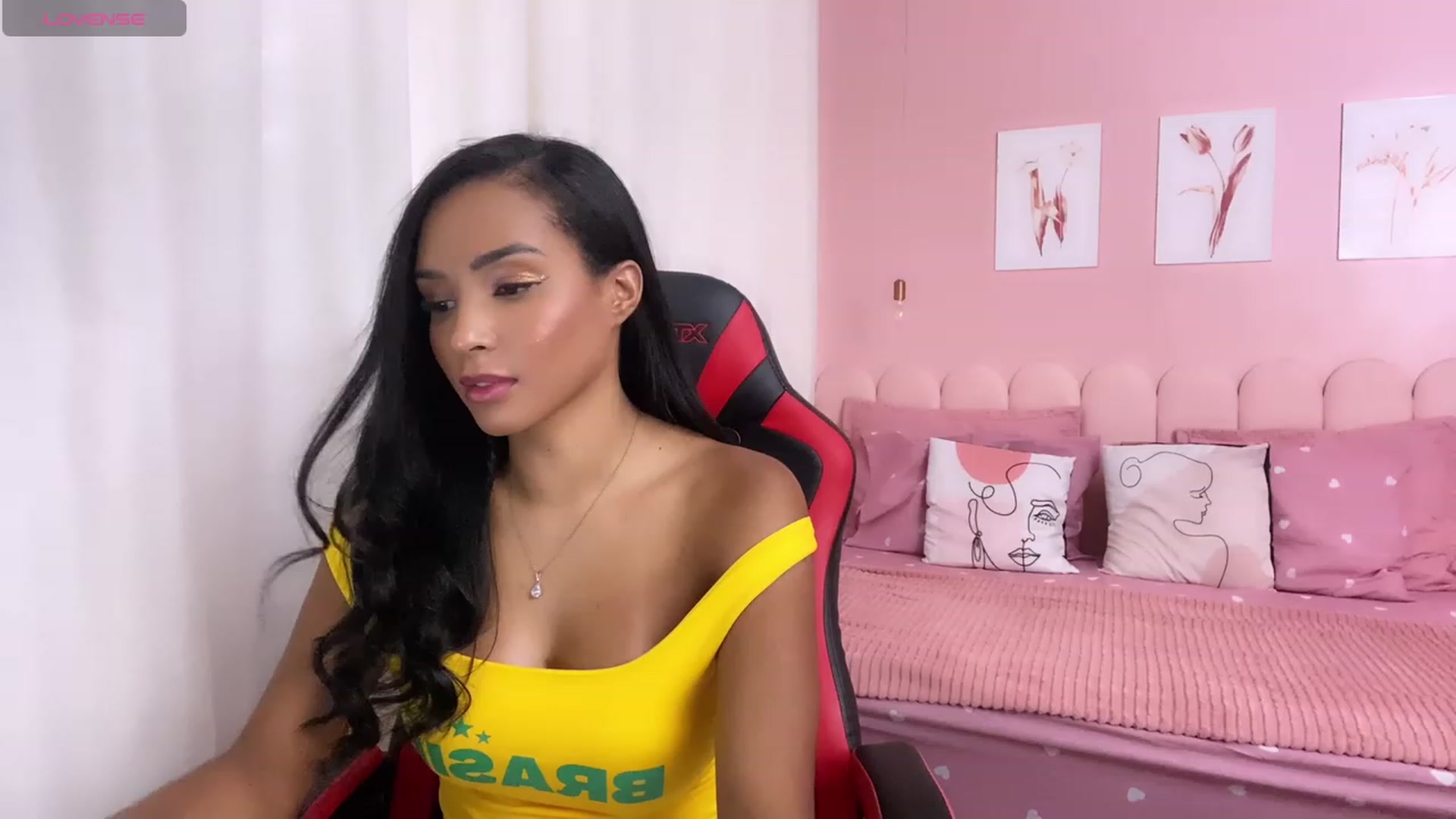 Gallery image thumbnail from Helen9g38's myfreecams stream on, 03/05/2024, 16:42 image 3 of 20
