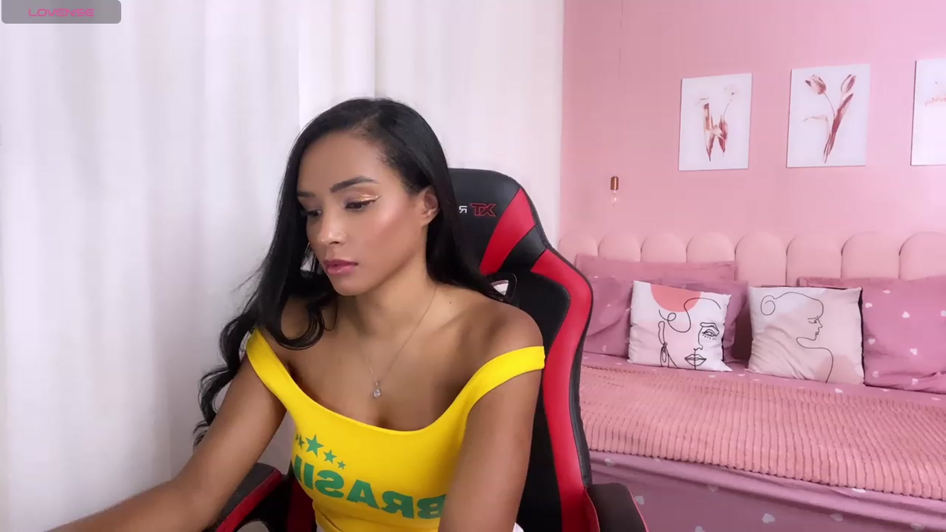 Gallery image thumbnail from Helen9g38's myfreecams stream on, 03/05/2024, 16:42 image 16 of 20